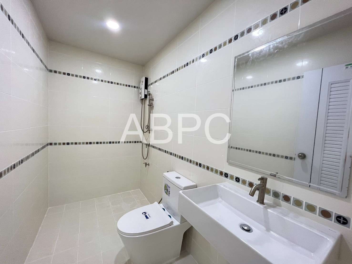 2 Storey Townhouse 2 Bedrooms 2 Bathrooms in East Pattaya photo 22