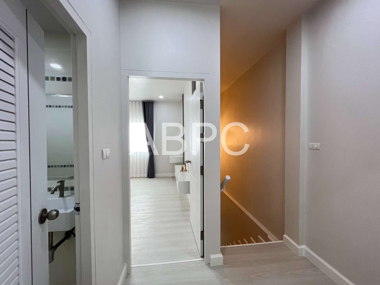 2 Storey Townhouse 2 Bedrooms 2 Bathrooms in East Pattaya photo 19