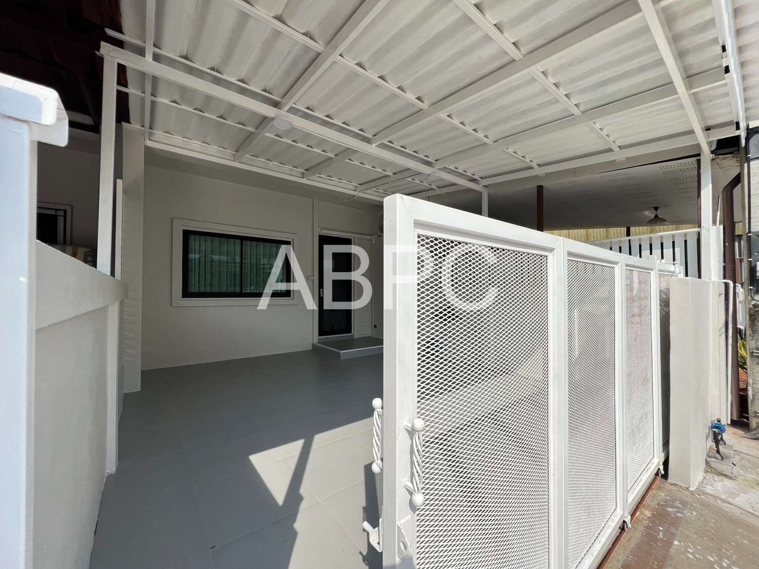 2 Storey Townhouse 2 Bedrooms 2 Bathrooms in East Pattaya photo 8