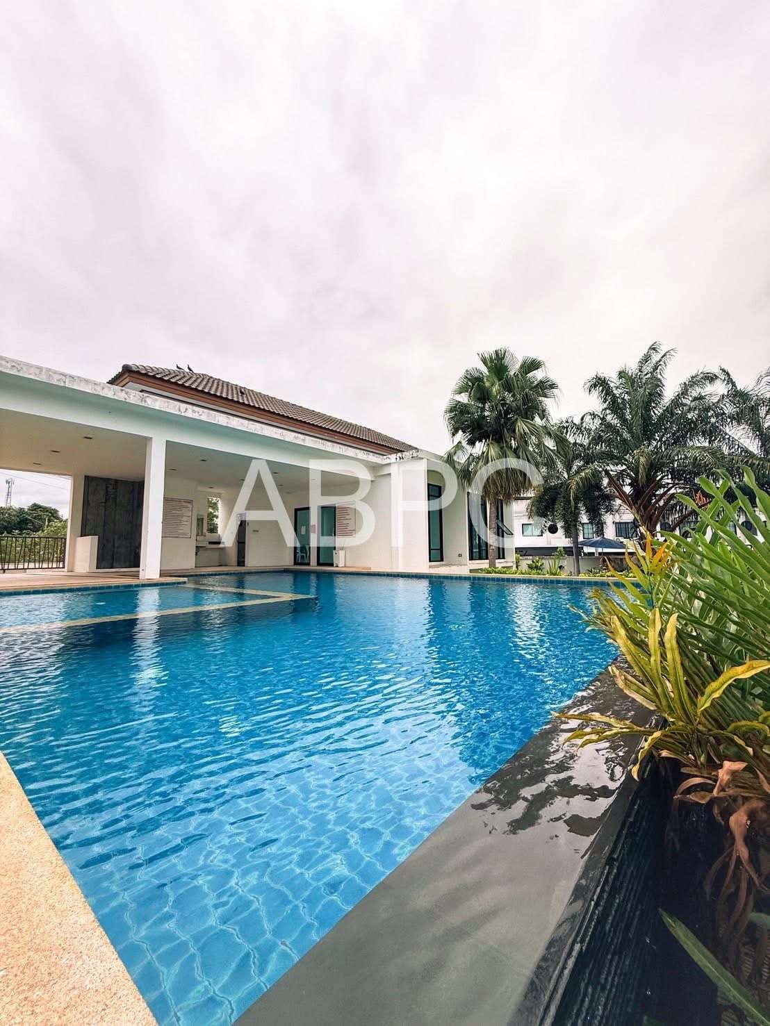 2 Storey Townhouse 2 Bedrooms 2 Bathrooms in East Pattaya photo 3