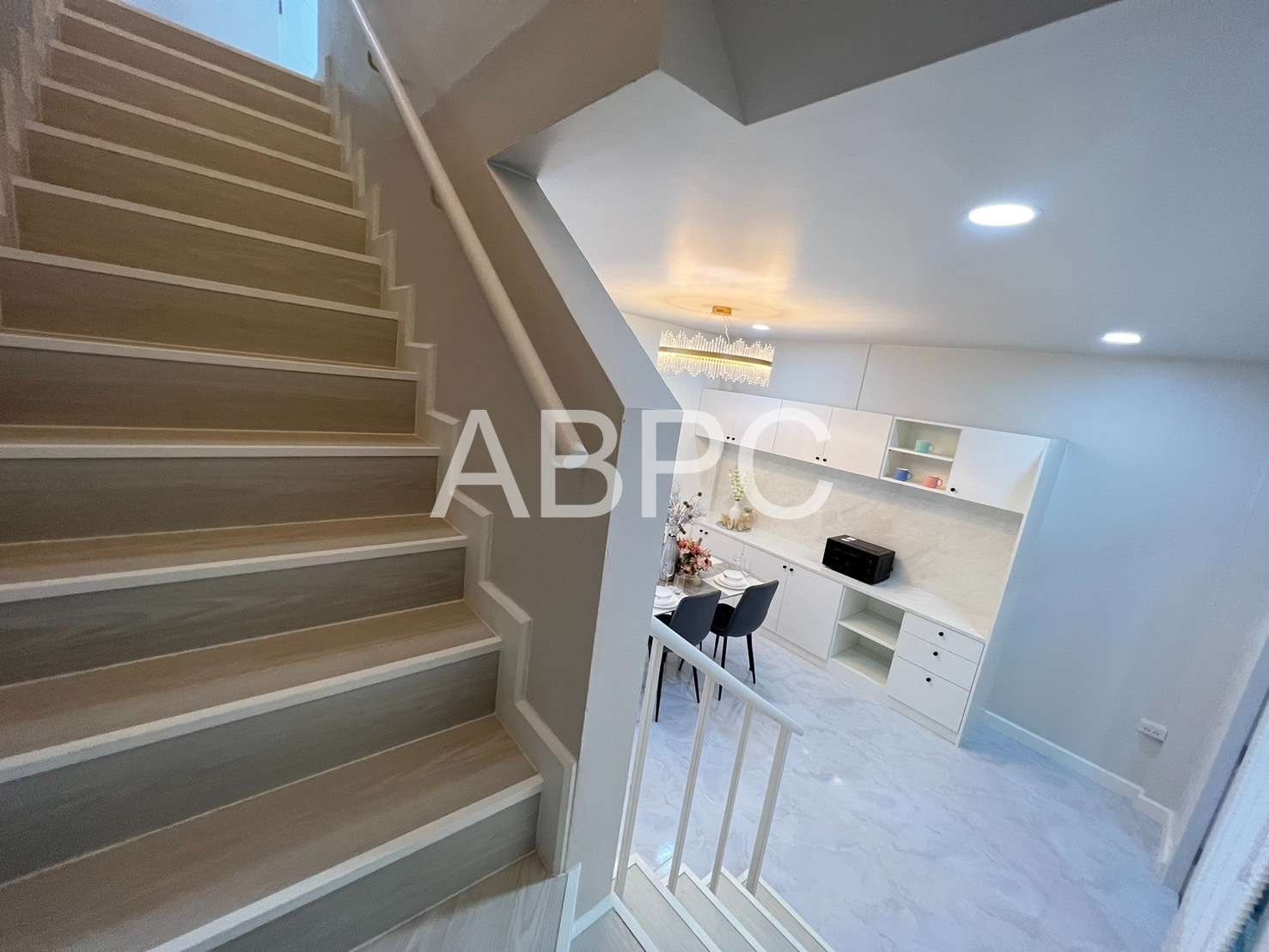 2 Storey Townhouse 2 Bedrooms 2 Bathrooms in East Pattaya photo 10