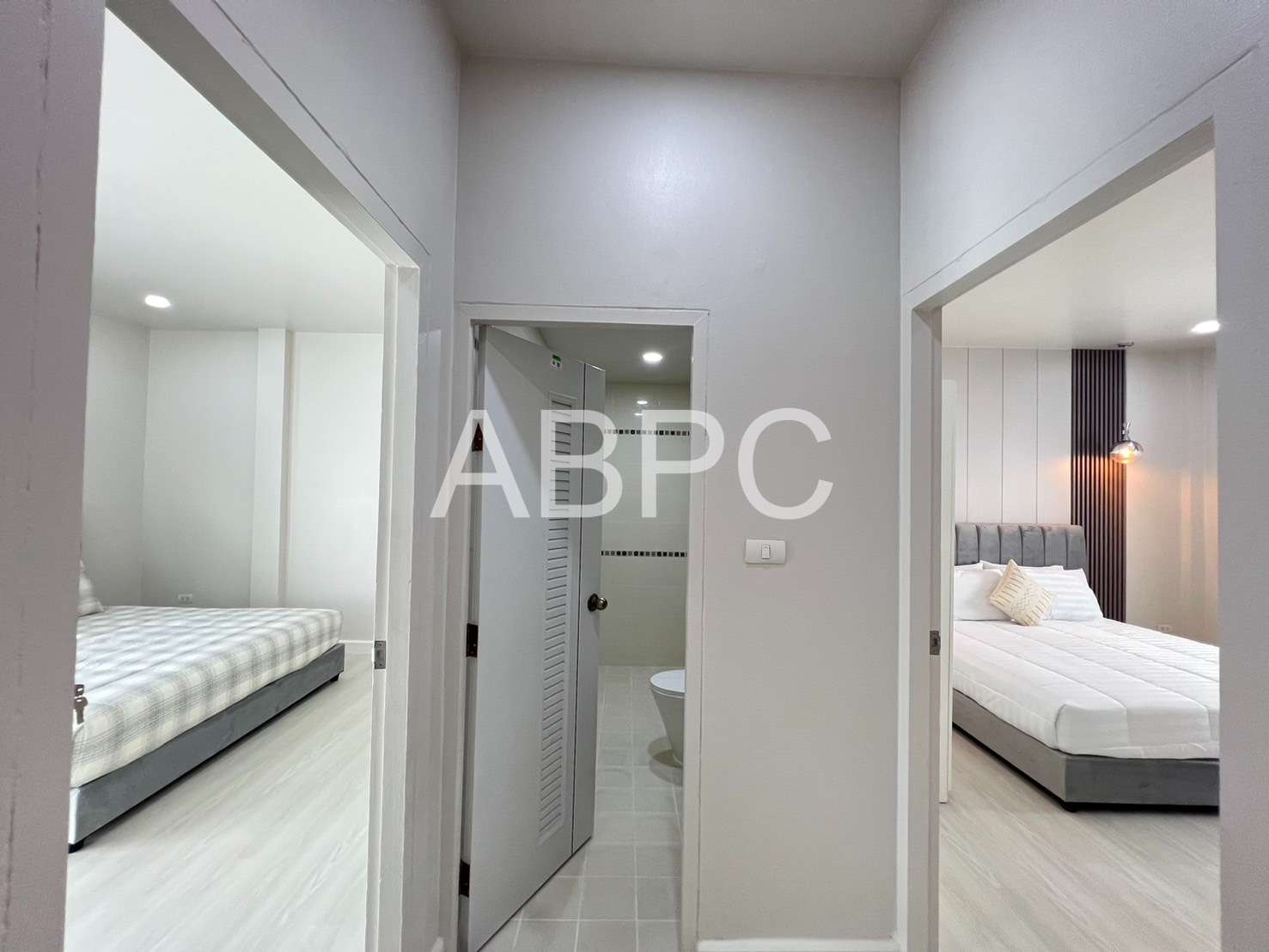 2 Storey Townhouse 2 Bedrooms 2 Bathrooms in East Pattaya photo 26