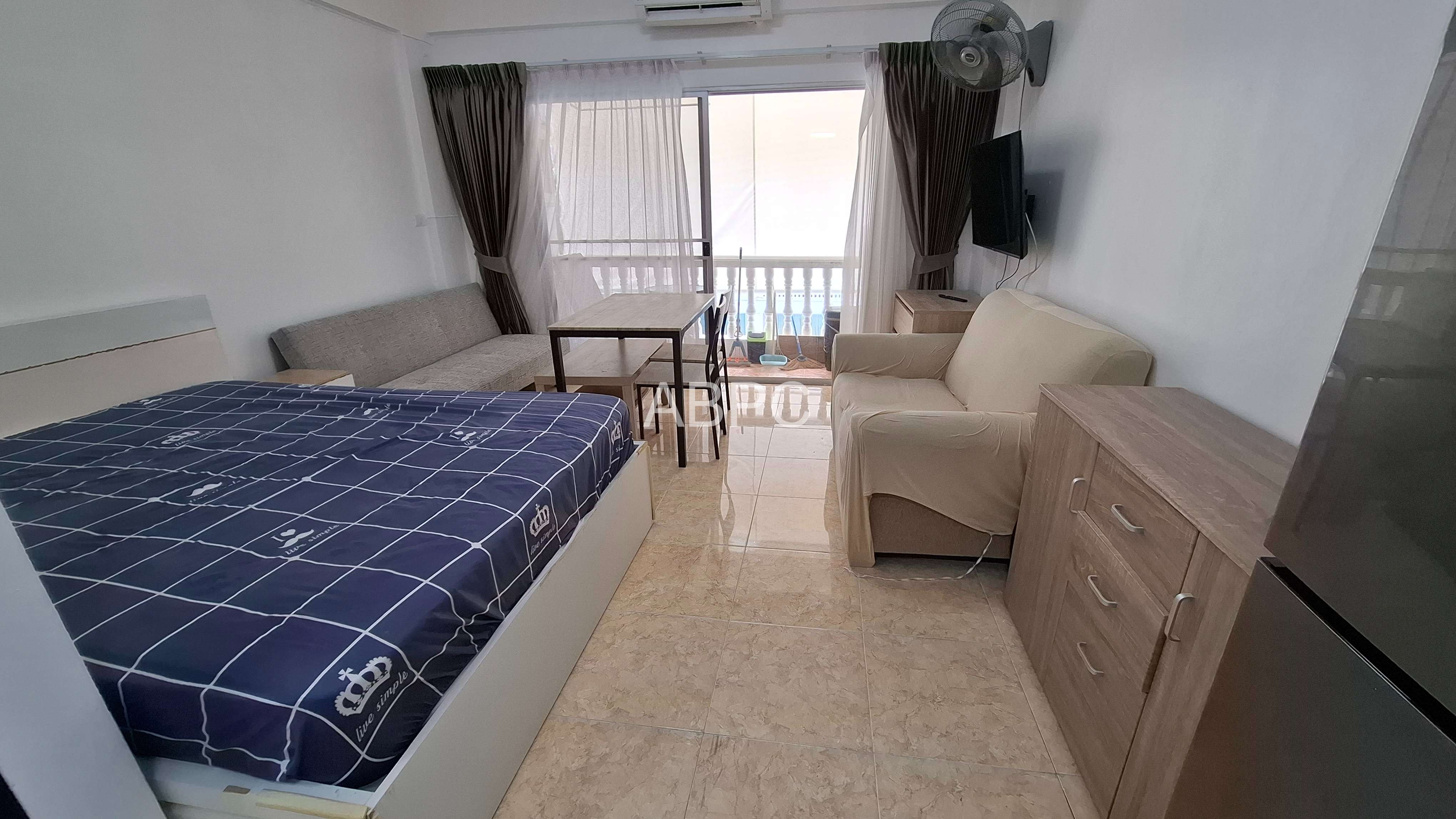 Newly renovated studio for rent photo 3
