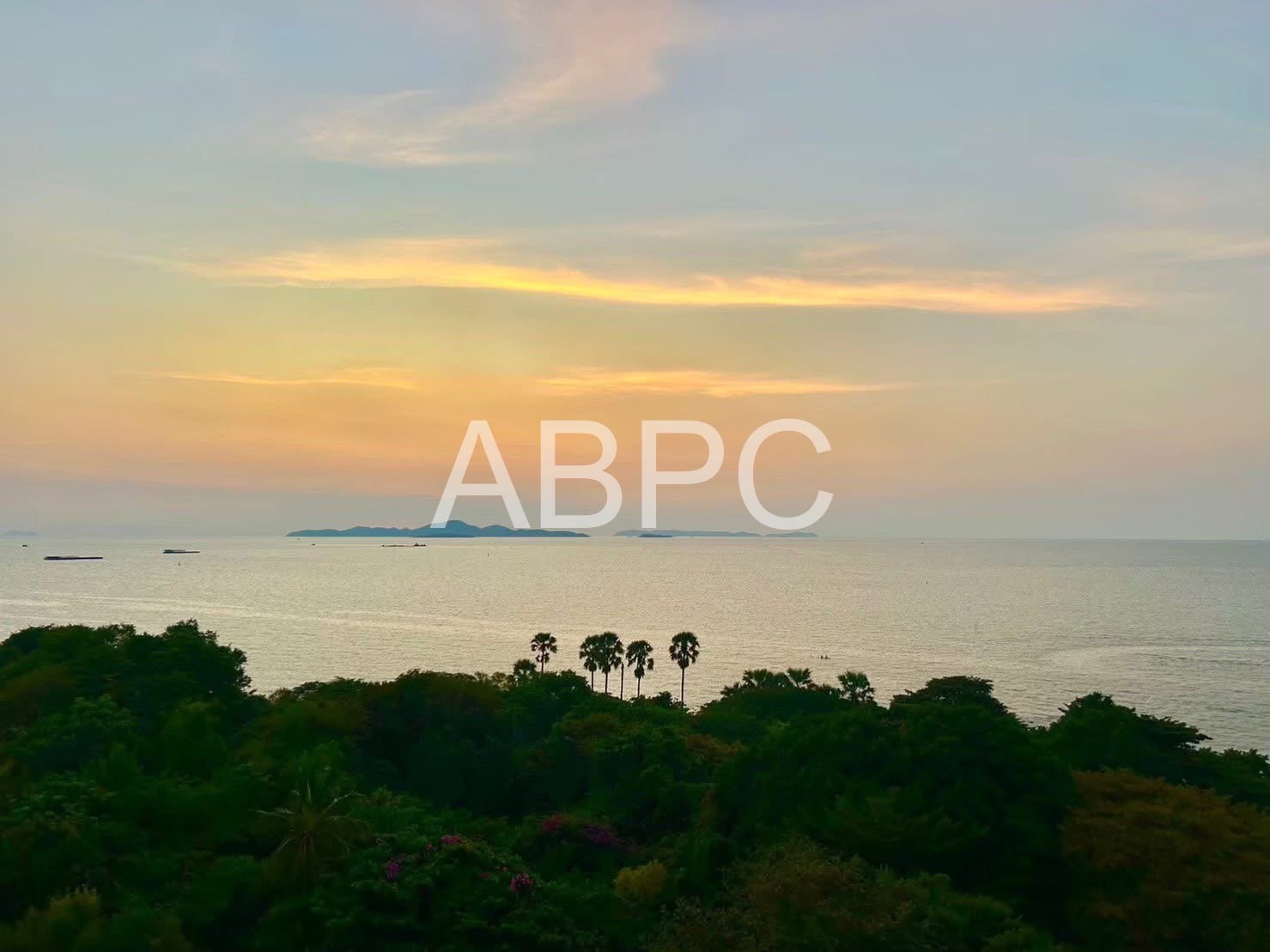 Sea View 1 Bedroom 1 Bathroom in Wongamat photo 2