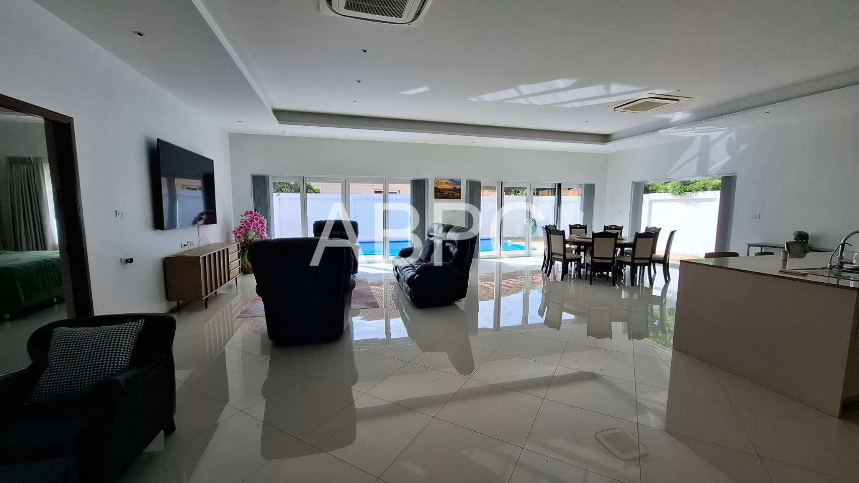 Brand new 3 Bedroom Pool Villa photo 11