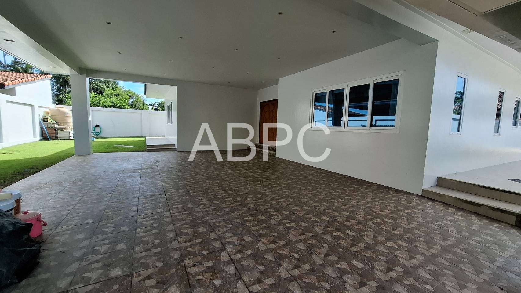 Brand new 3 Bedroom Pool Villa photo 3