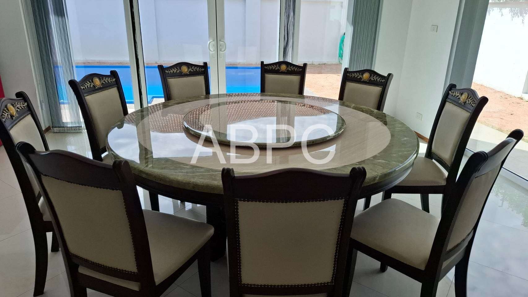 Brand new 3 Bedroom Pool Villa photo 2