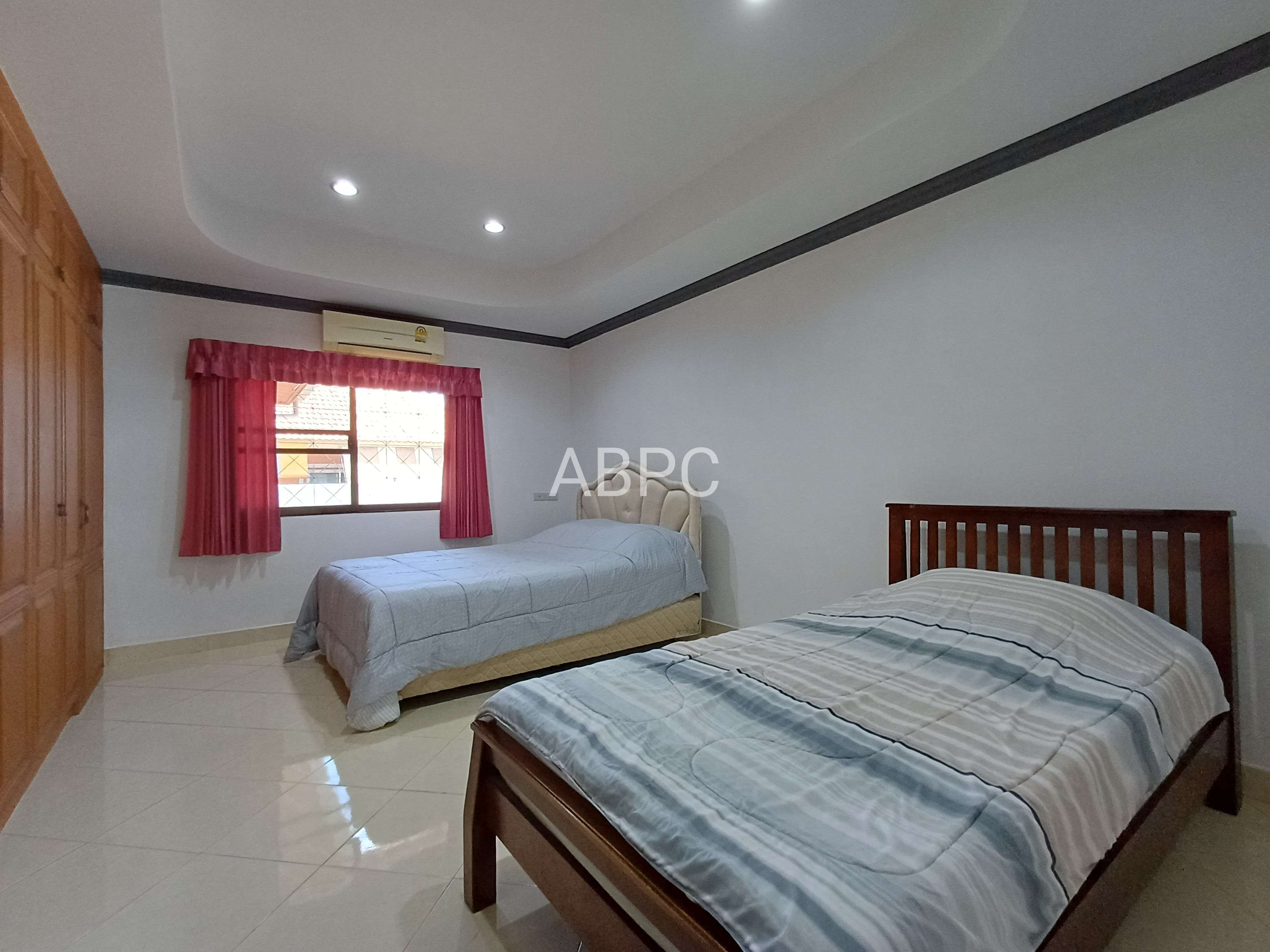 Spacious Private Pool Villa 5 bedrooms 7 bathrooms in Nongplalai for Sale photo 13