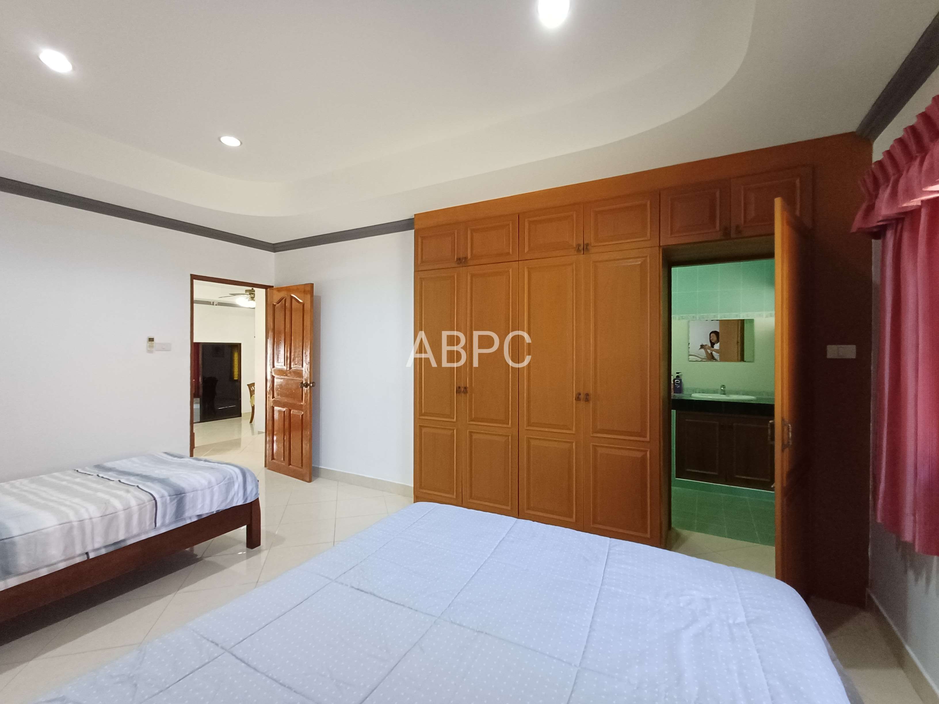 Spacious Private Pool Villa 5 bedrooms 7 bathrooms in Nongplalai for Sale photo 10