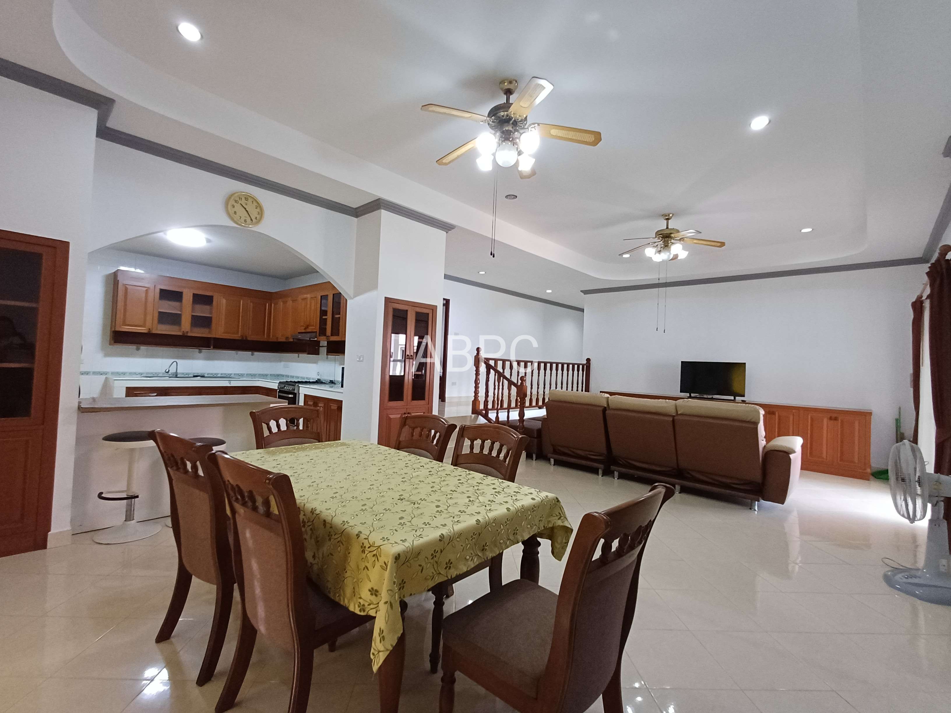 Spacious Private Pool Villa 5 bedrooms 7 bathrooms in Nongplalai for Sale photo 3