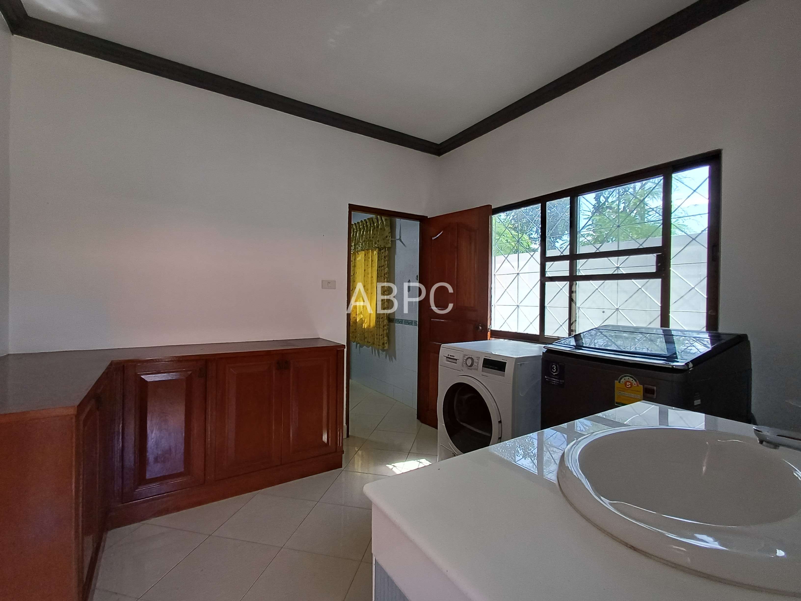 Spacious Private Pool Villa 5 bedrooms 7 bathrooms in Nongplalai for Sale photo 5