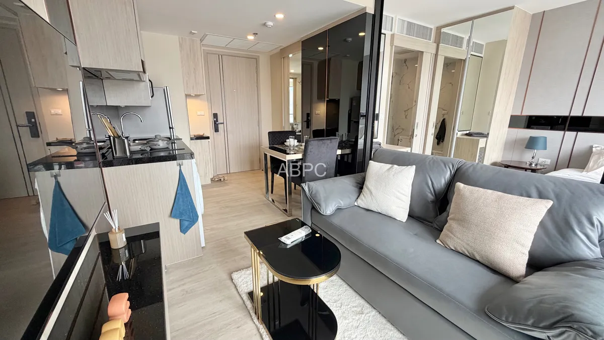 Luxury One bedroom Condo For Rent In Pratamnak photo 4