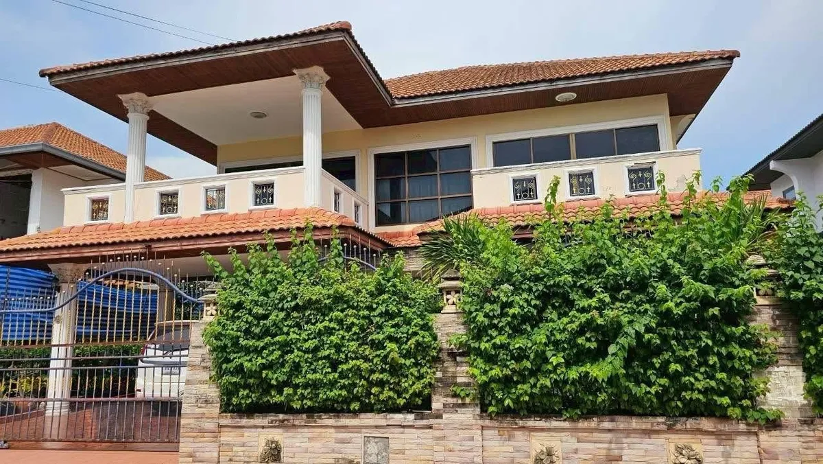 Four Bedroom Three Bathroom House in Popular Jomtien Village photo 26