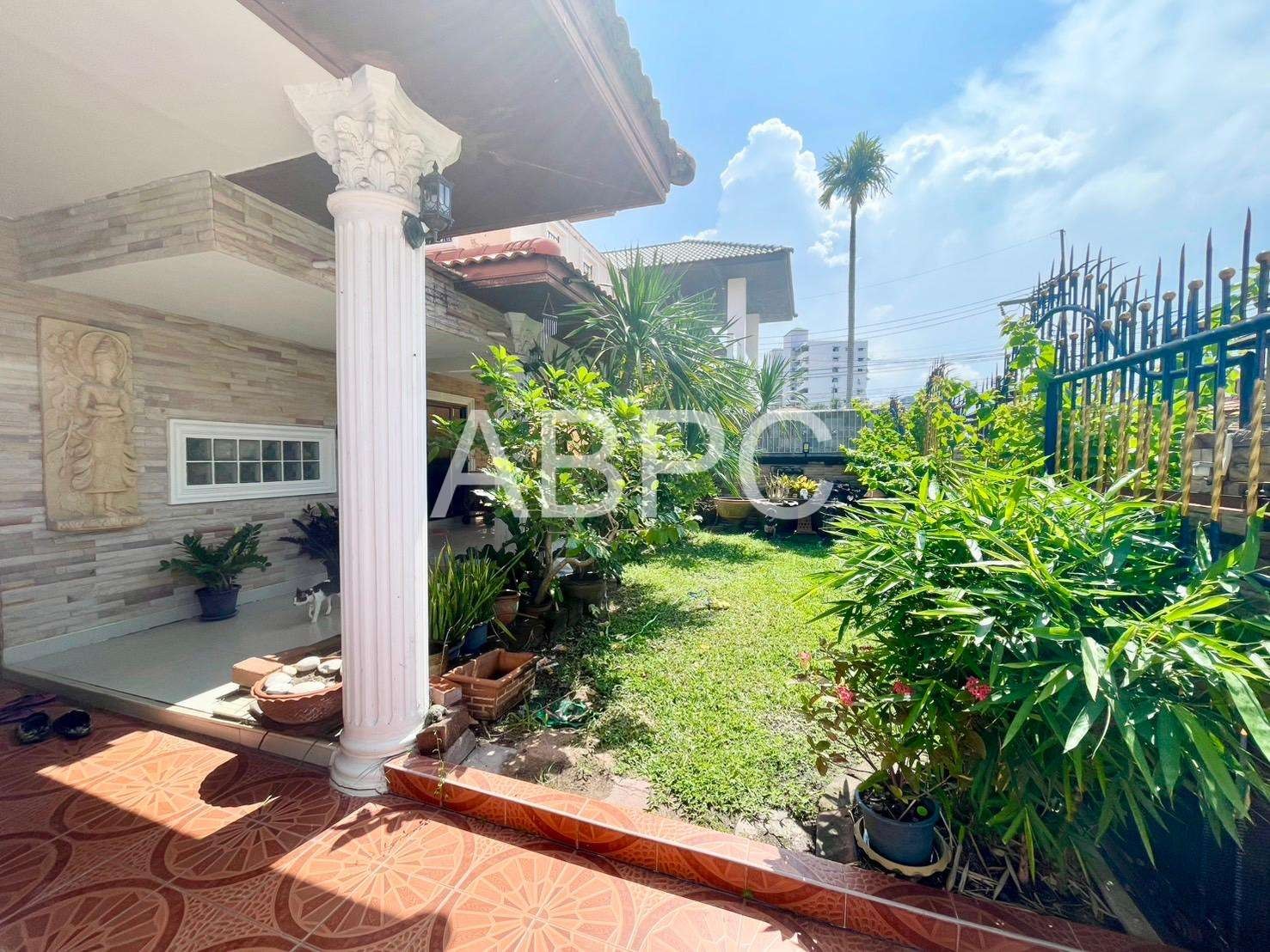 Four Bedroom Three Bathroom House in Popular Jomtien Village photo 22