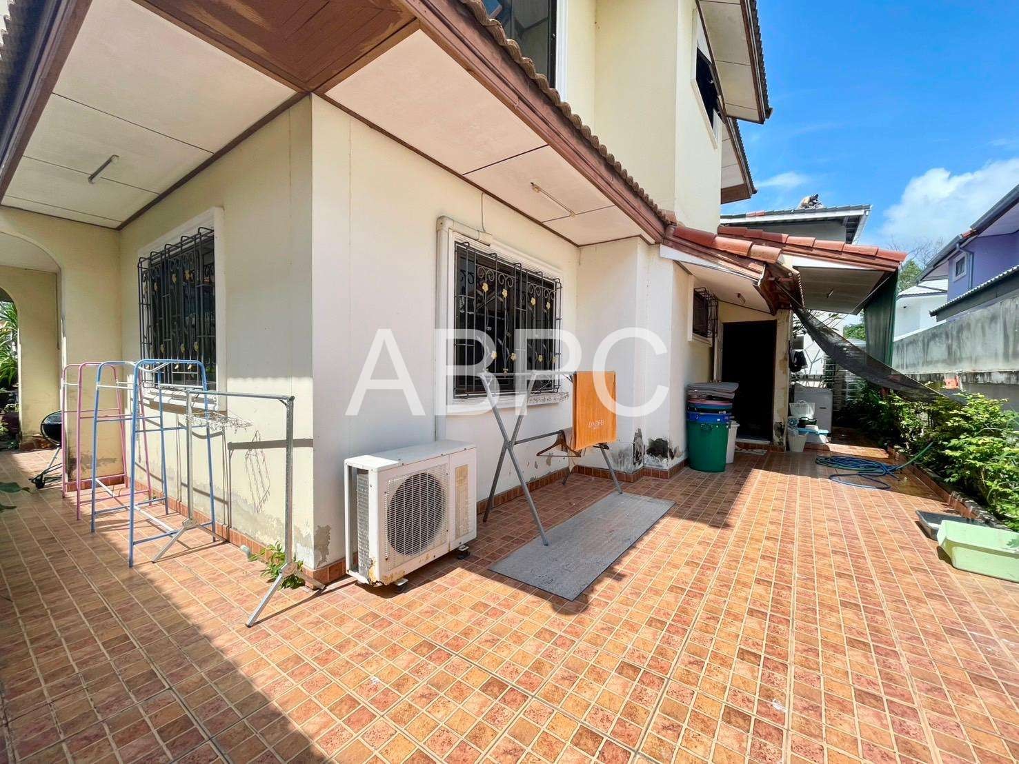 Four Bedroom Three Bathroom House in Popular Jomtien Village photo 21