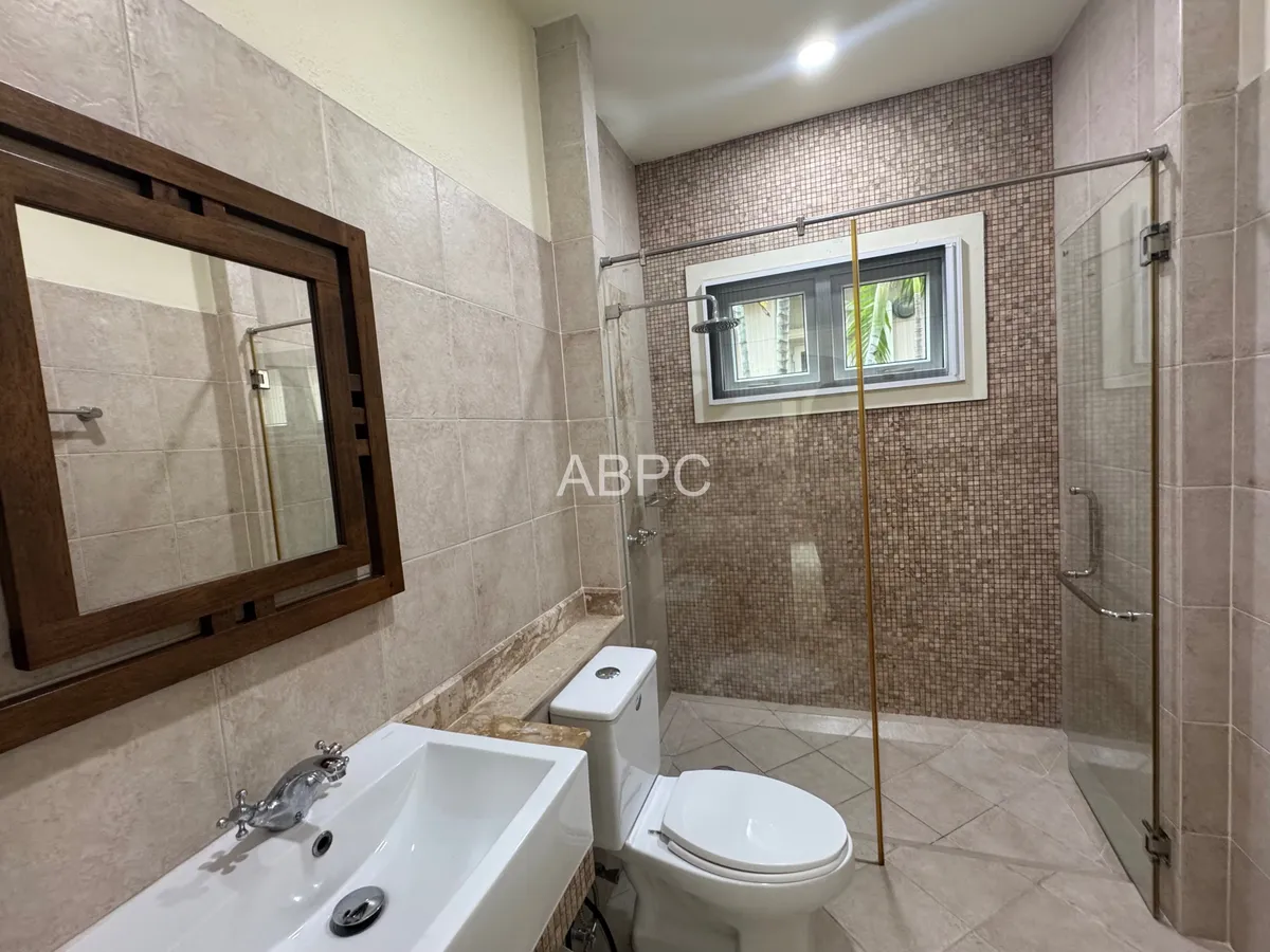 3 Bedroom 2 Bathroom House For Rent In Silk Road East Pattaya photo 10