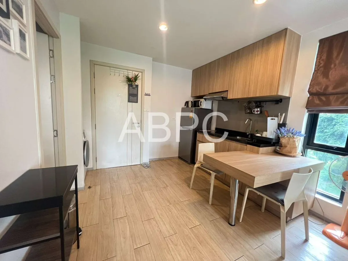 Corner room 1 bedroom 1 Bathroom in Central Pattaya photo 4
