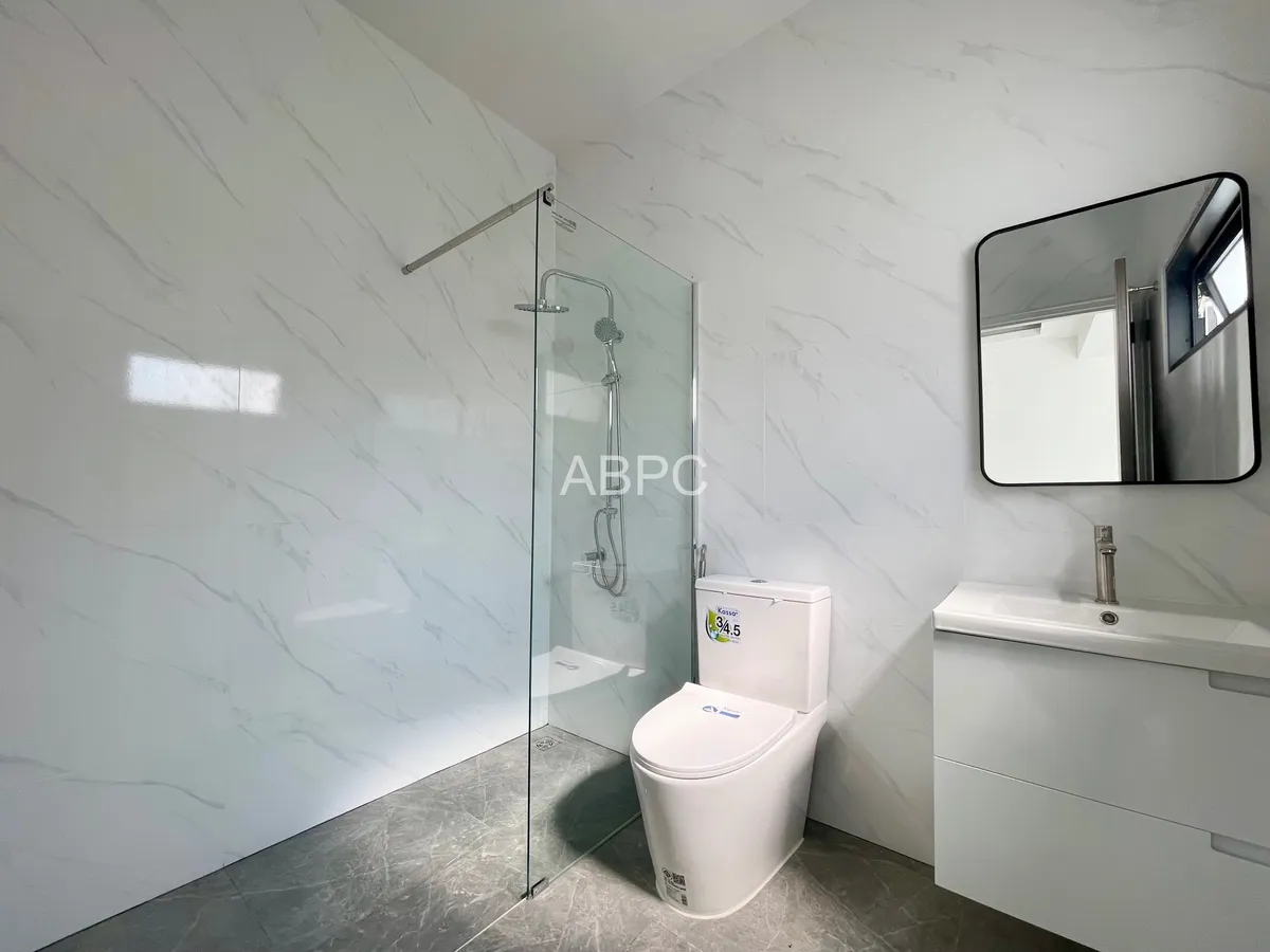 Newly Renovated Townhome 3 Story For Sale photo 13