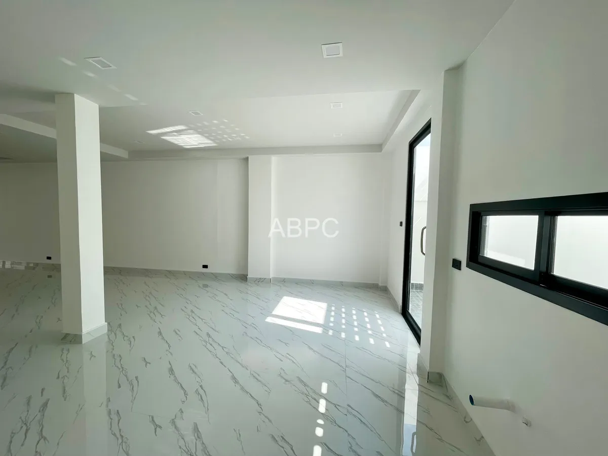 Newly Renovated Townhome 3 Story For Sale photo 5