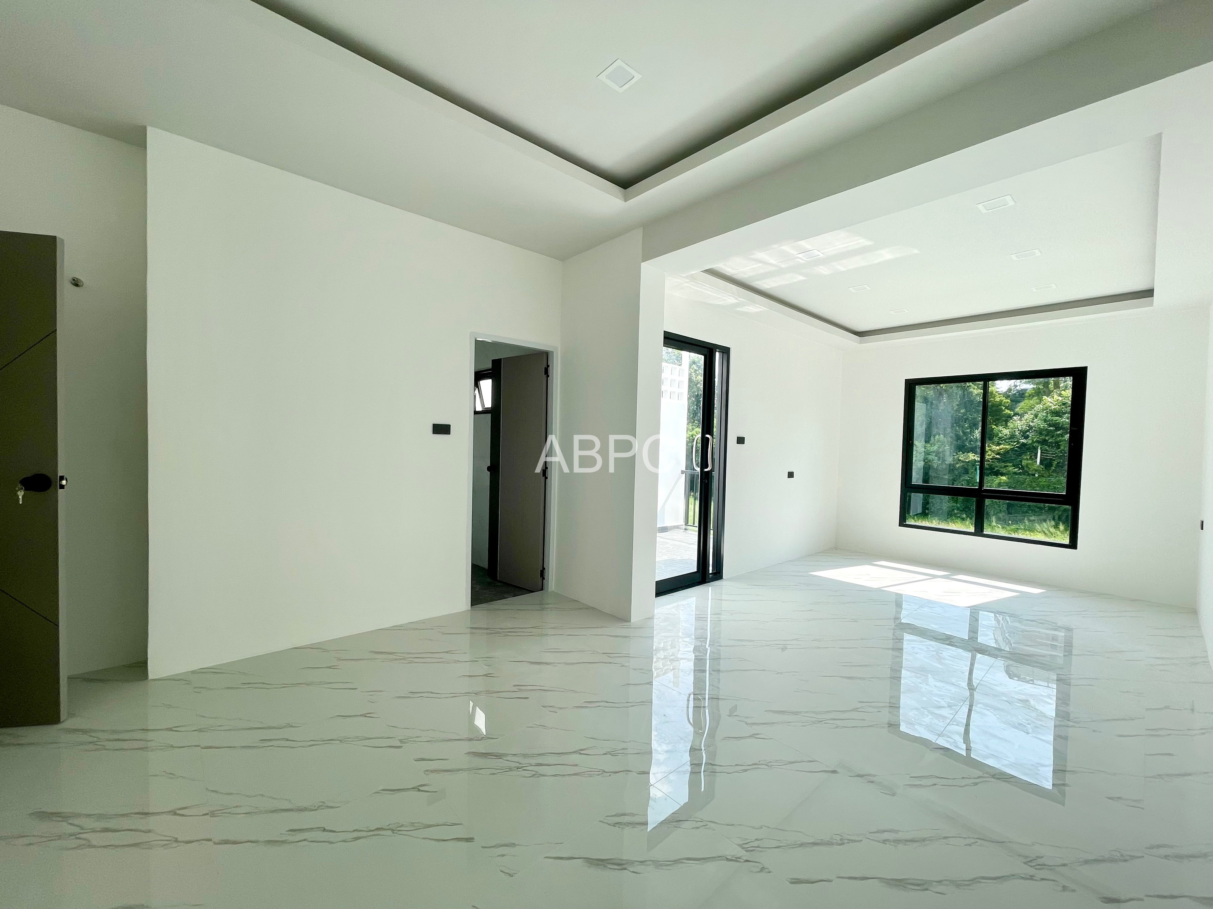 Newly Renovated Townhome 3 Story For Sale photo 9