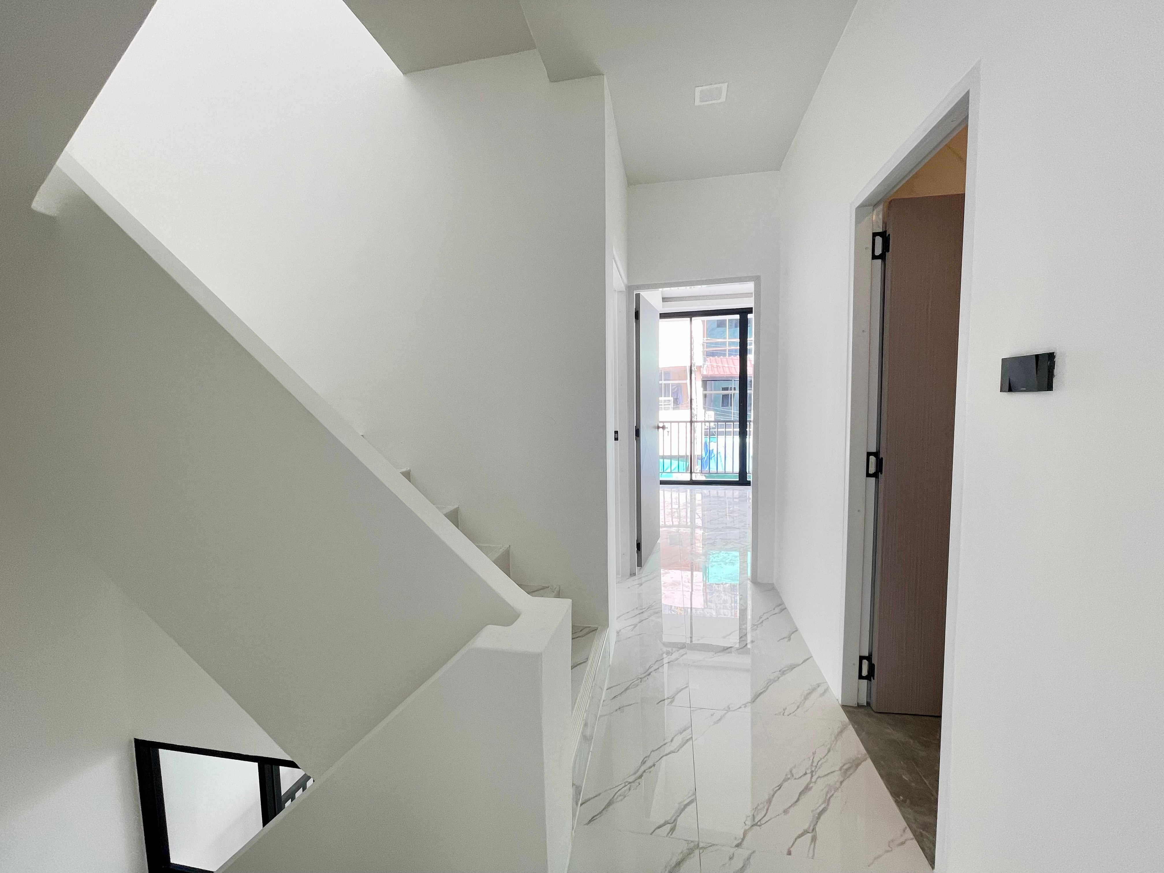 Newly Renovated Townhome 3 Story For Sale photo 23