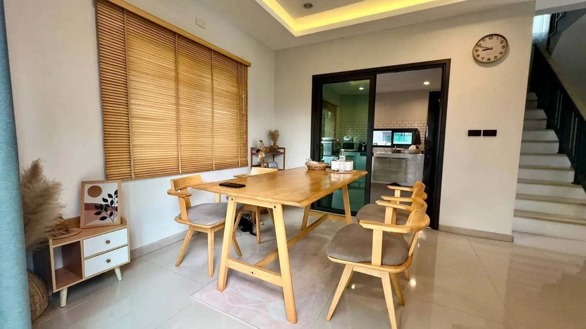 House For Sale photo 15