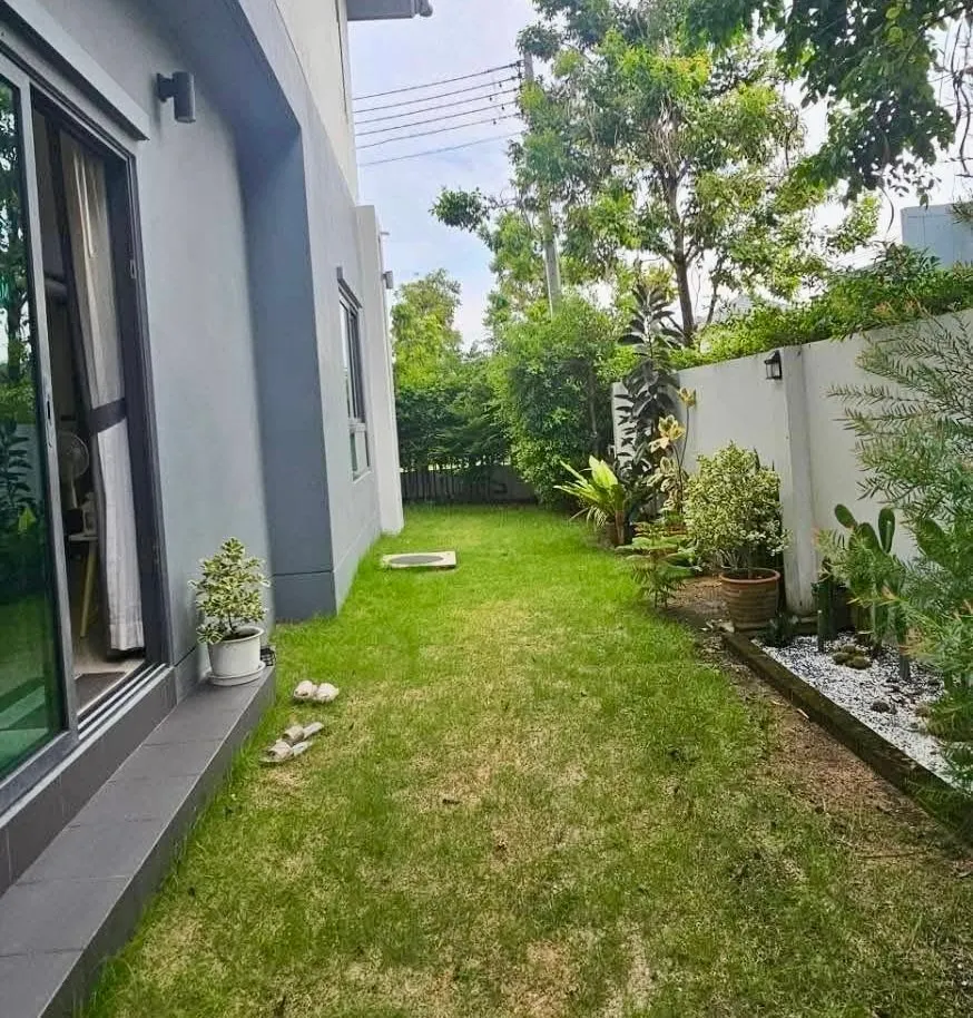 House For Sale photo 18