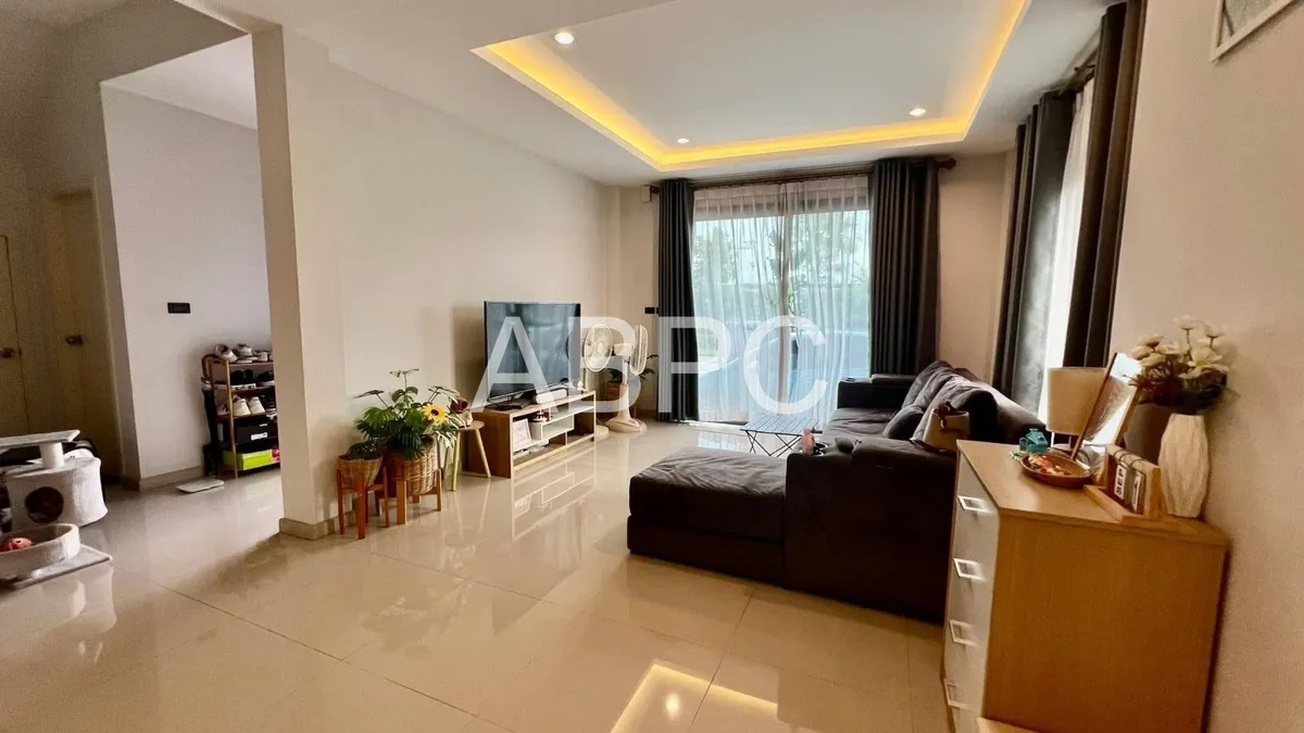 House For Sale photo 3