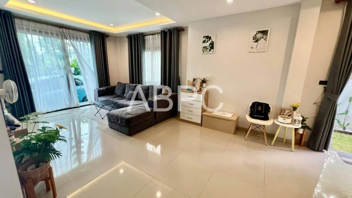 House For Sale photo 5