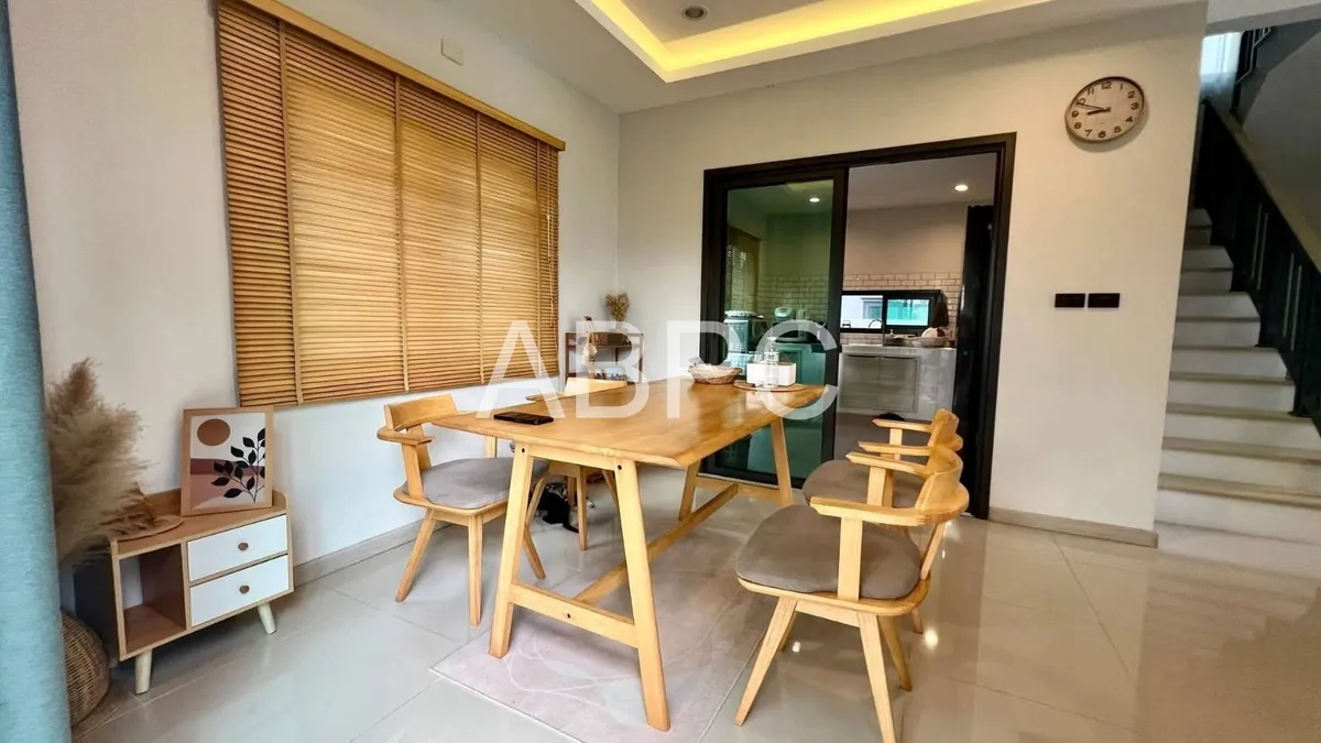House For Sale photo 6