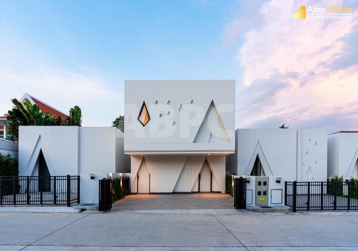 Brand New Ultra Modern Luxury 4 Bed 5 Bath Pool Villa In South Pattaya photo 7