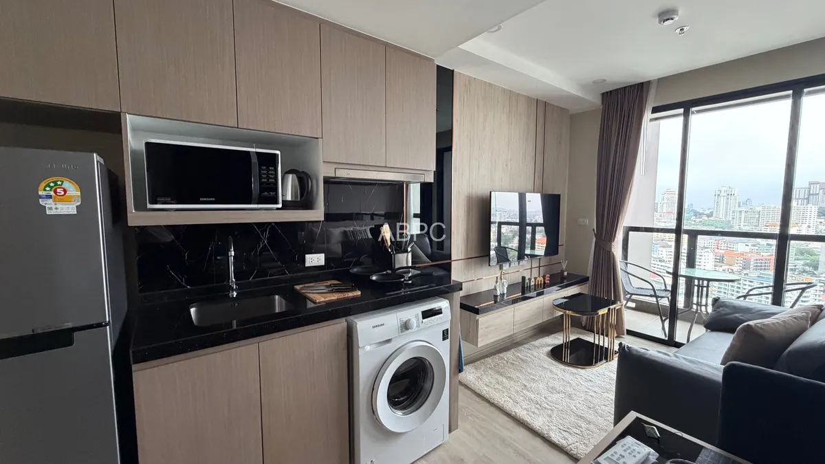 Luxurious One bedroom Condo For Rent In Prahtamnak
