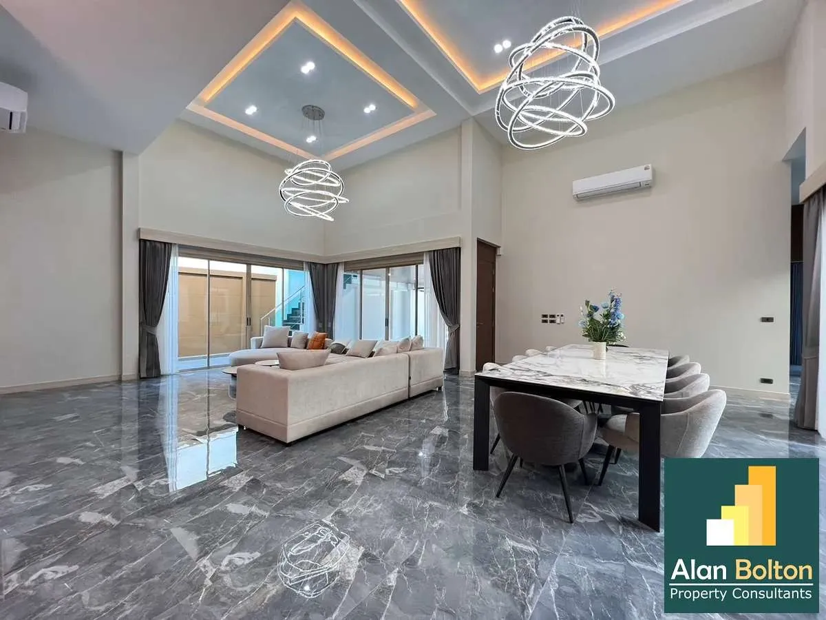 Luxury Pool Villa 4 Bedrooms 5 Bathrooms in East Pattaya photo 17