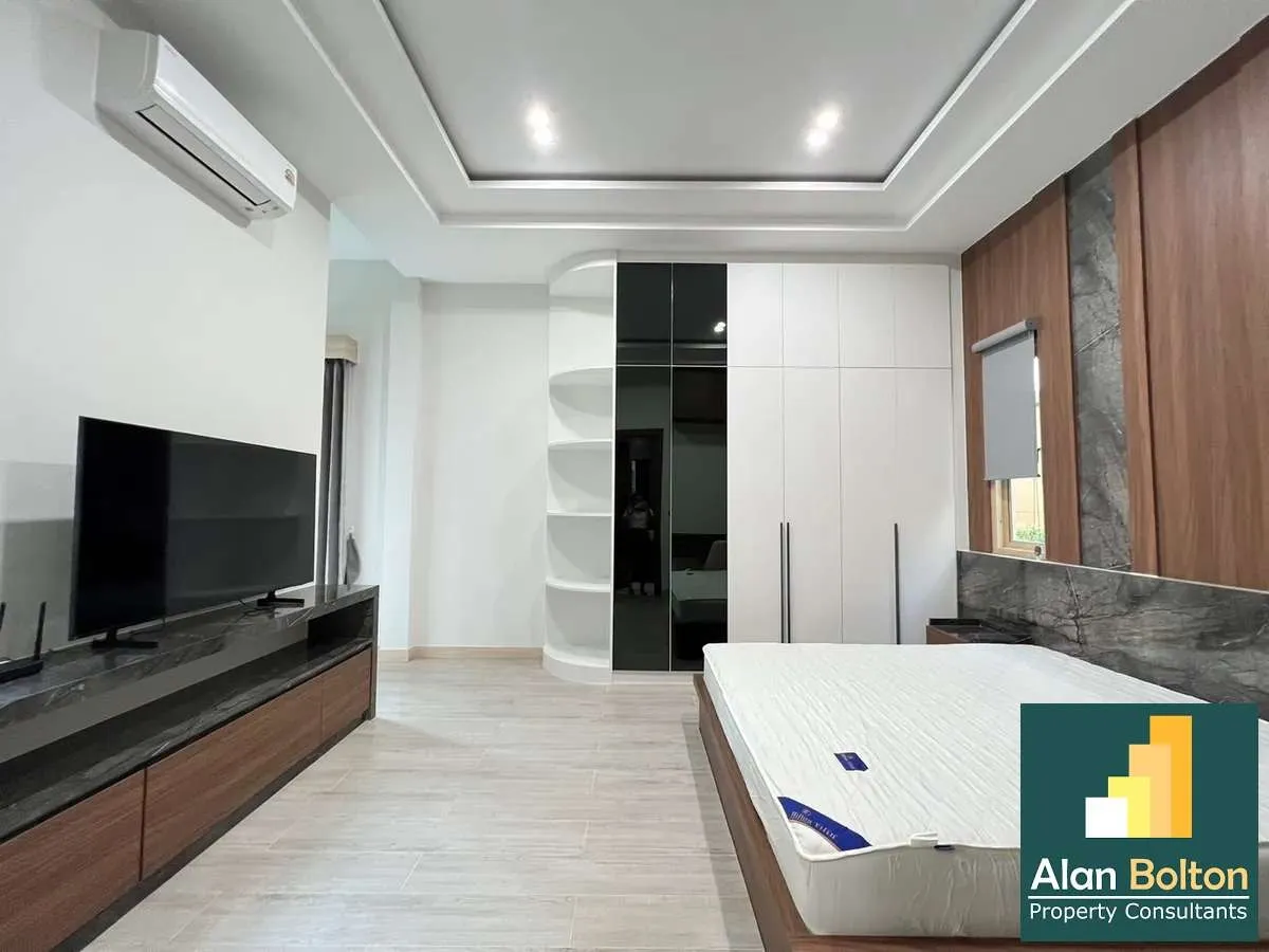 Luxury Pool Villa 4 Bedrooms 5 Bathrooms in East Pattaya photo 4