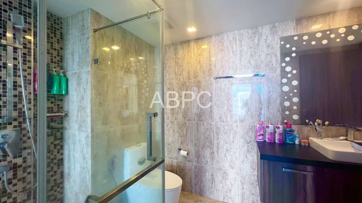 Beautiful Pool View 1 bedroom 1 bathroom (FQ) in Central Pattaya for Sale photo 8