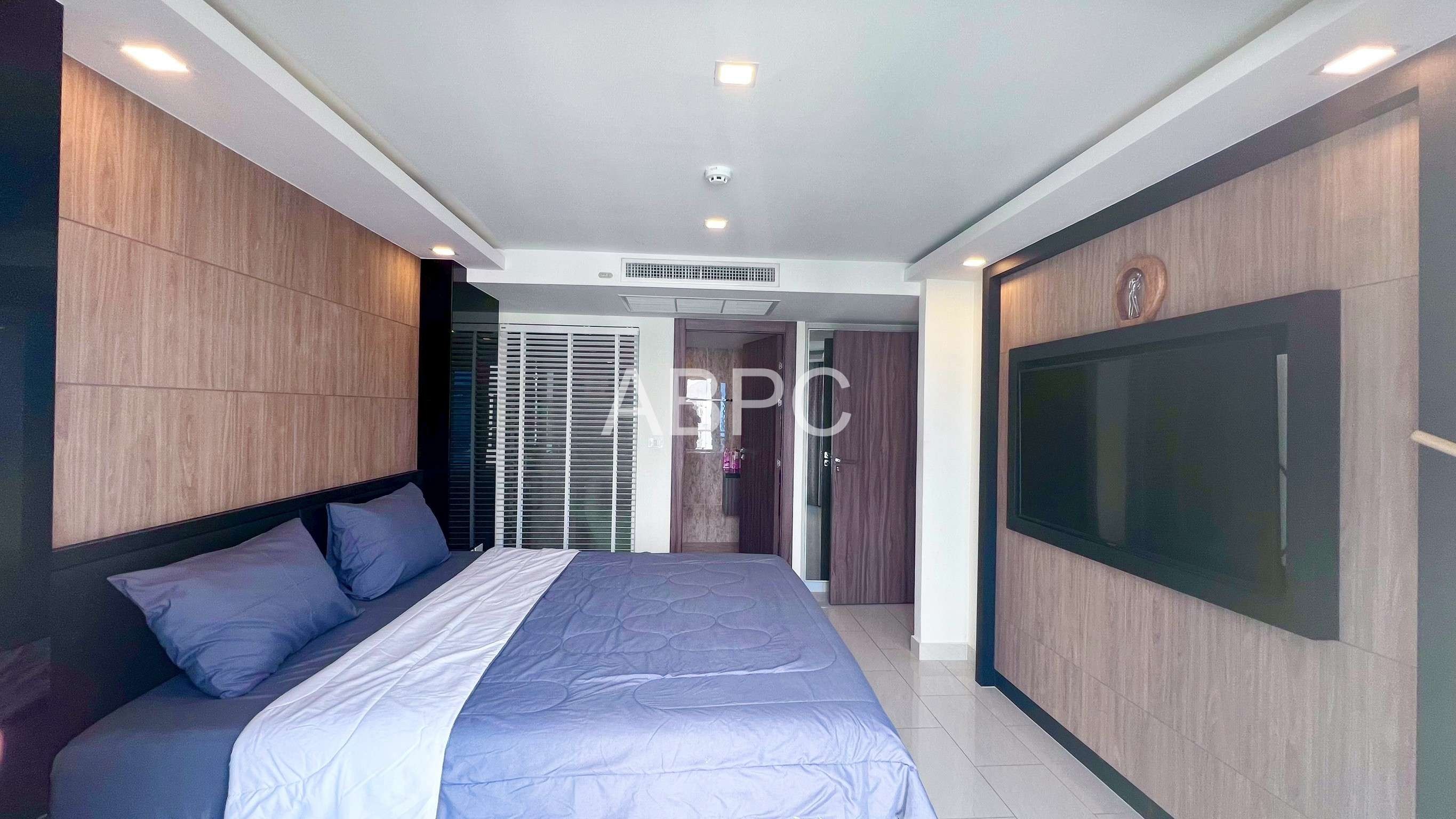 Beautiful Pool View 1 bedroom 1 bathroom (FQ) in Central Pattaya for Sale photo 7
