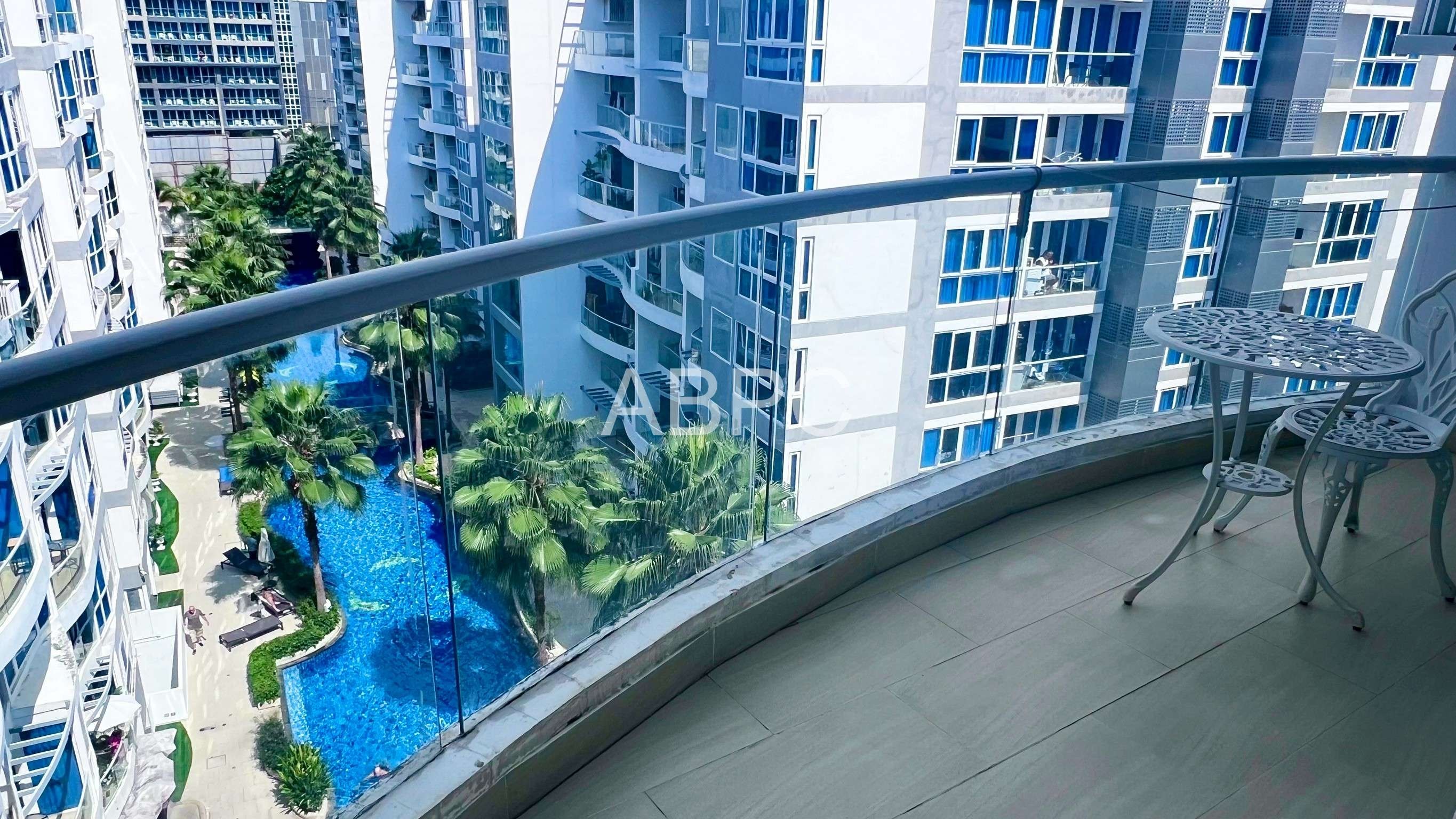 Beautiful Pool View 1 bedroom 1 bathroom (FQ) in Central Pattaya for Sale photo 3