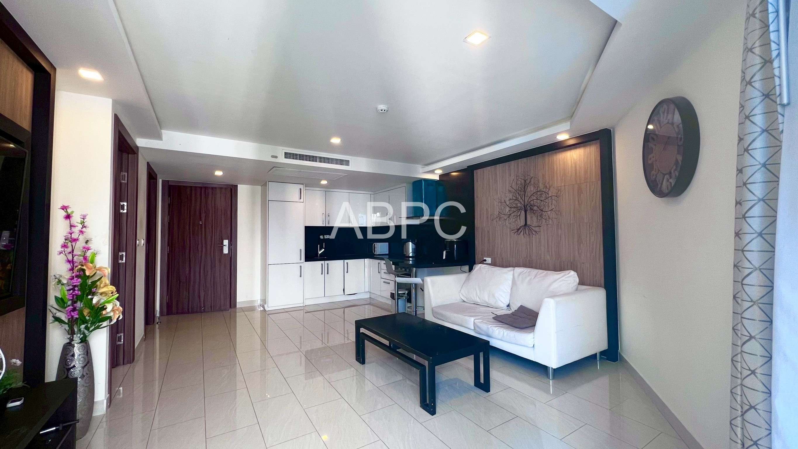 Beautiful Pool View 1 bedroom 1 bathroom (FQ) in Central Pattaya for Sale photo 16