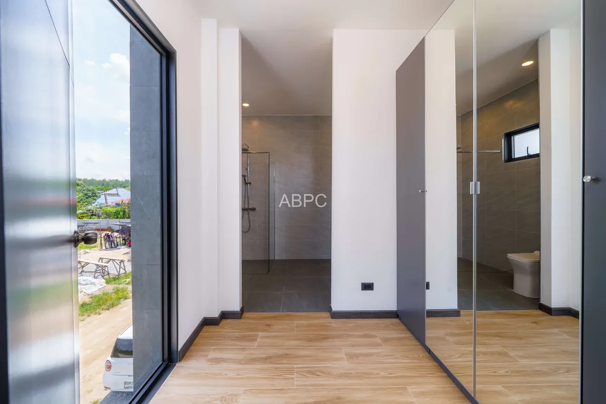 Modern pool villa 4 Bedrooms 3 Bathrooms in Mapprachan photo 6