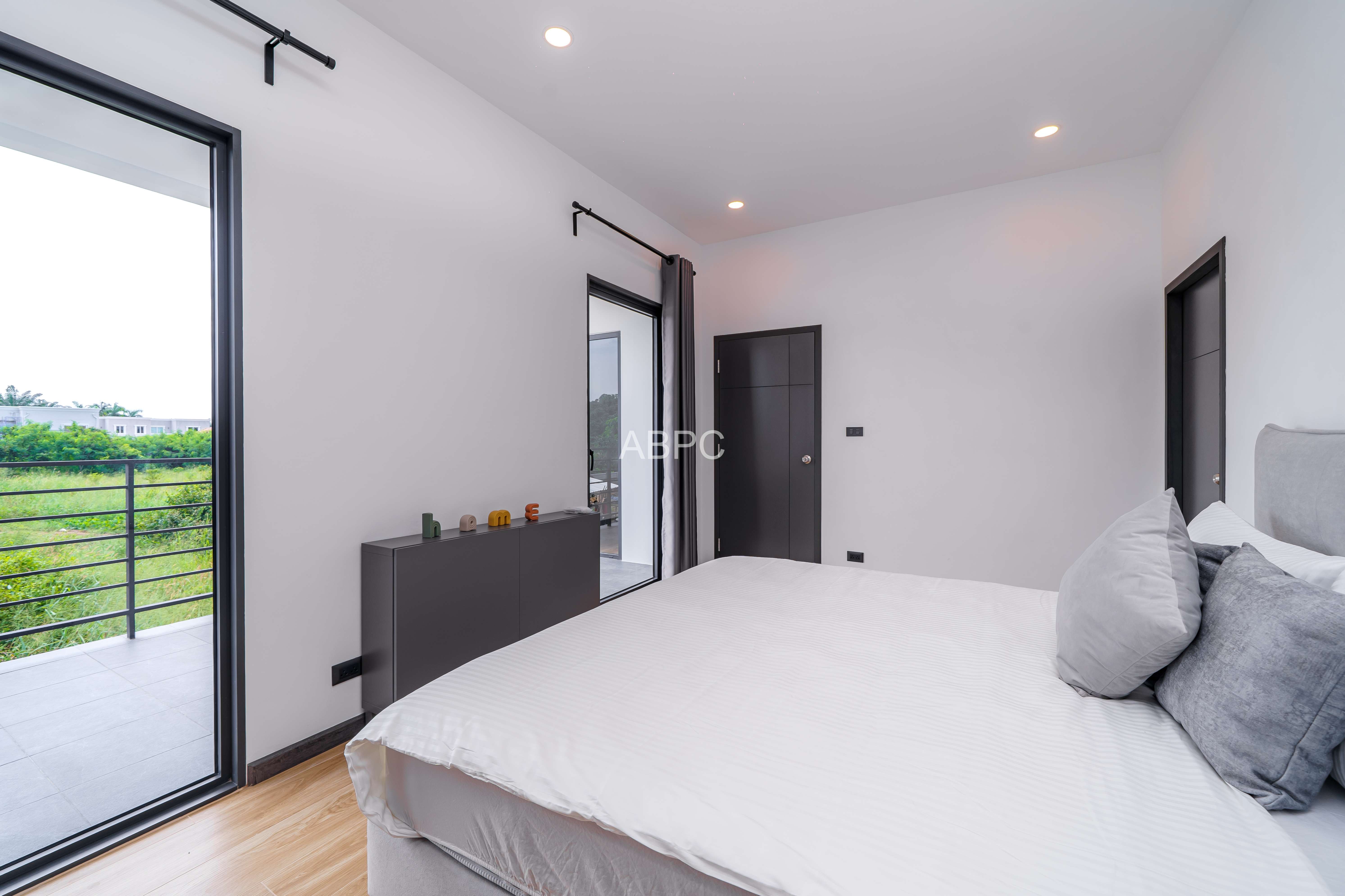 Modern pool villa 4 Bedrooms 3 Bathrooms in Mapprachan photo 36
