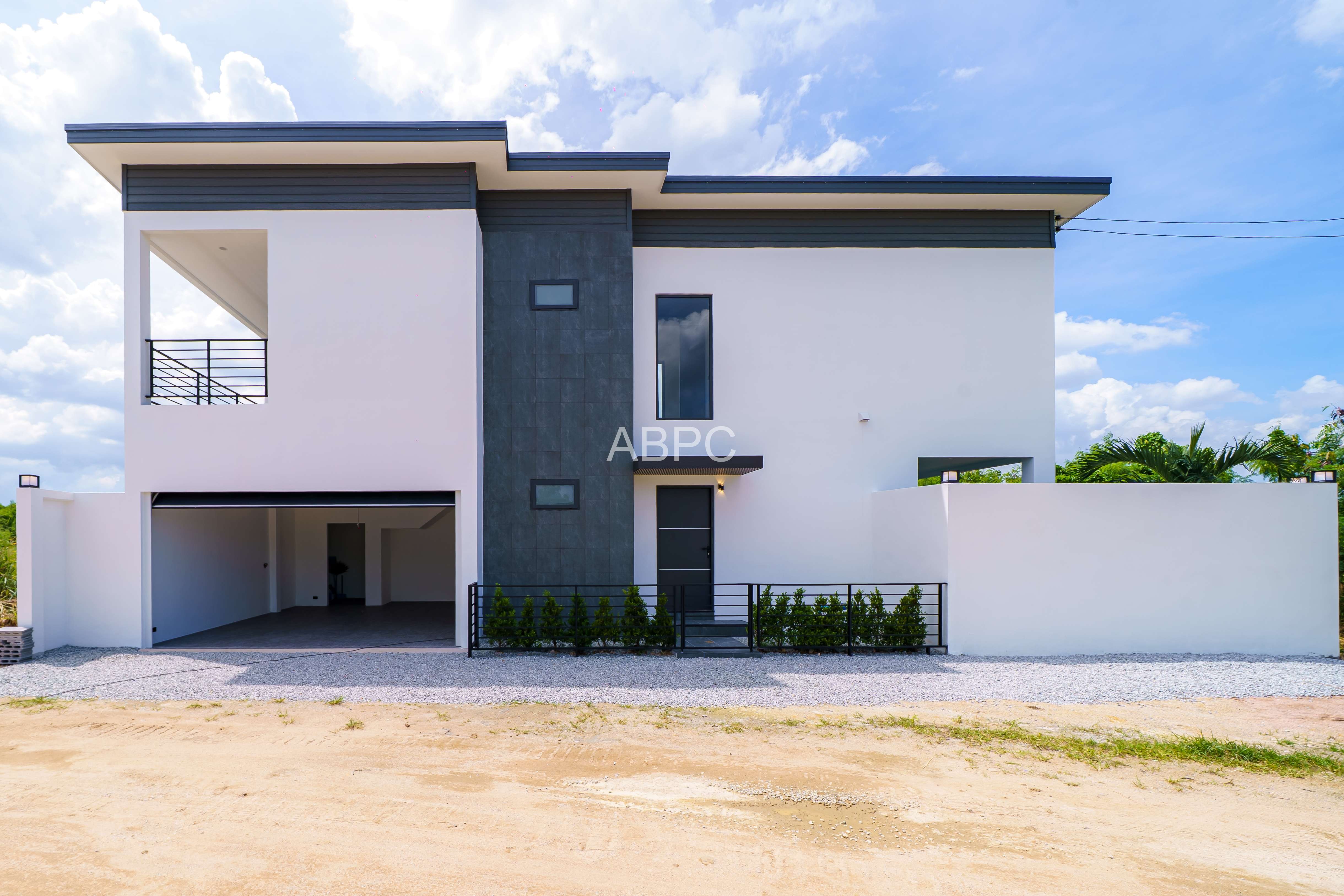 Modern pool villa 4 Bedrooms 3 Bathrooms in Mapprachan photo 3