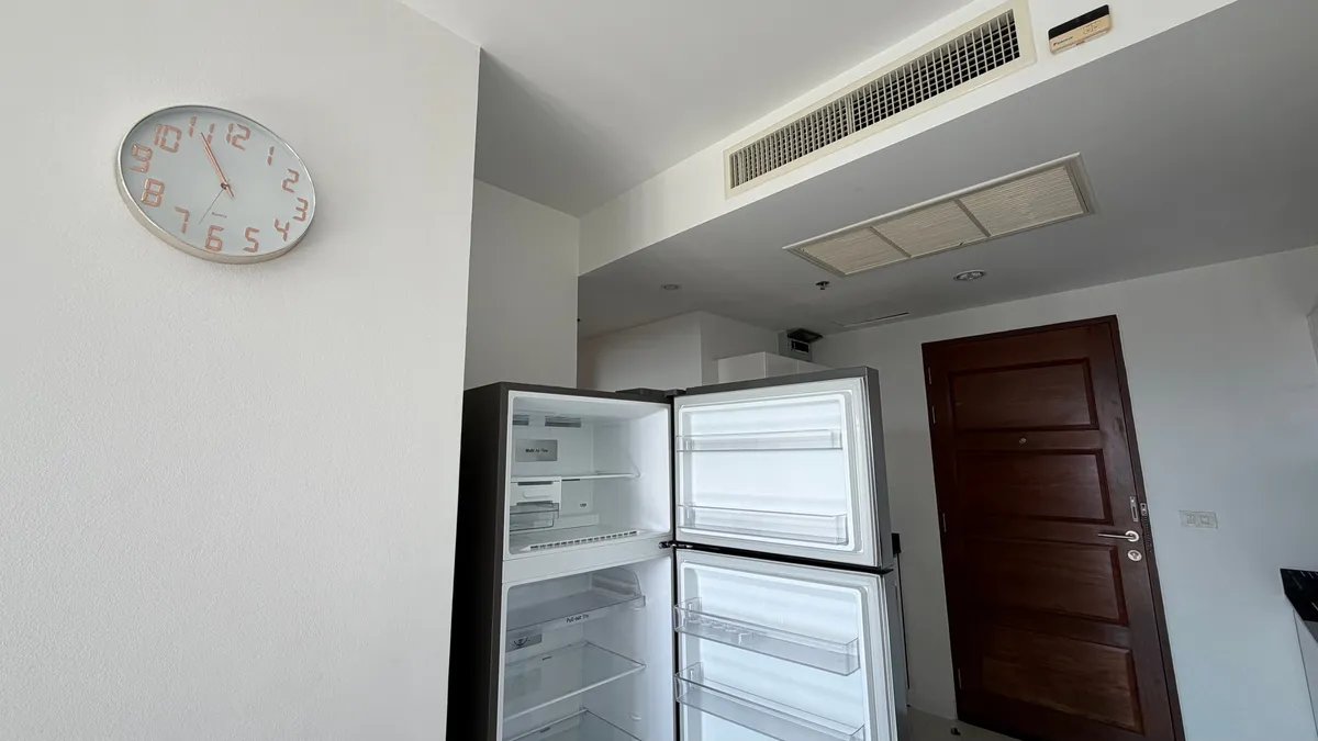 On Bath Bus Route 1 Bedroom Condo For Rent In Prahtamnak photo 15
