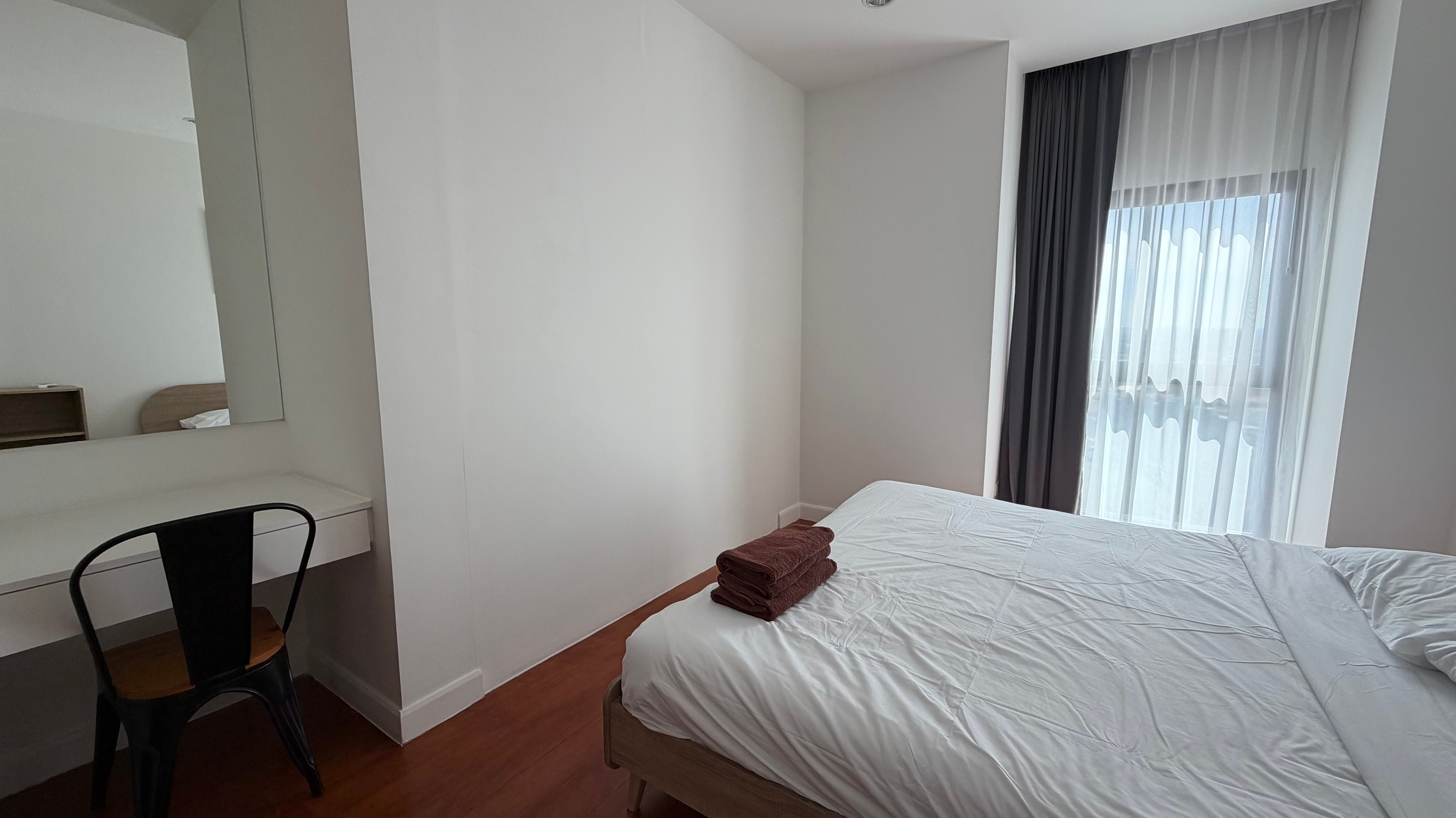 On Bath Bus Route 1 Bedroom Condo For Rent In Prahtamnak photo 14