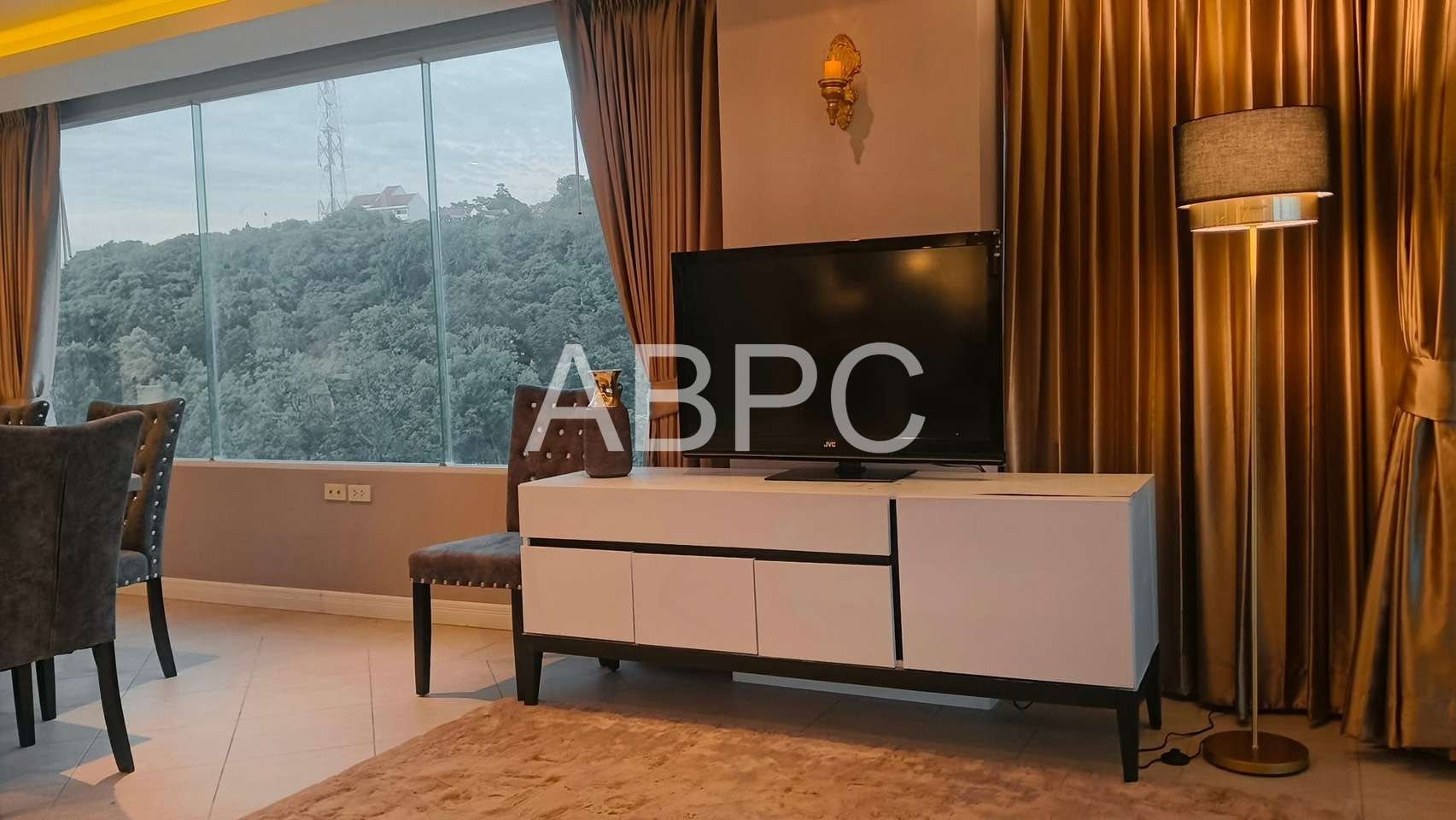 3 Bedroom 3 Bathroom in Pratumnak hill photo 10