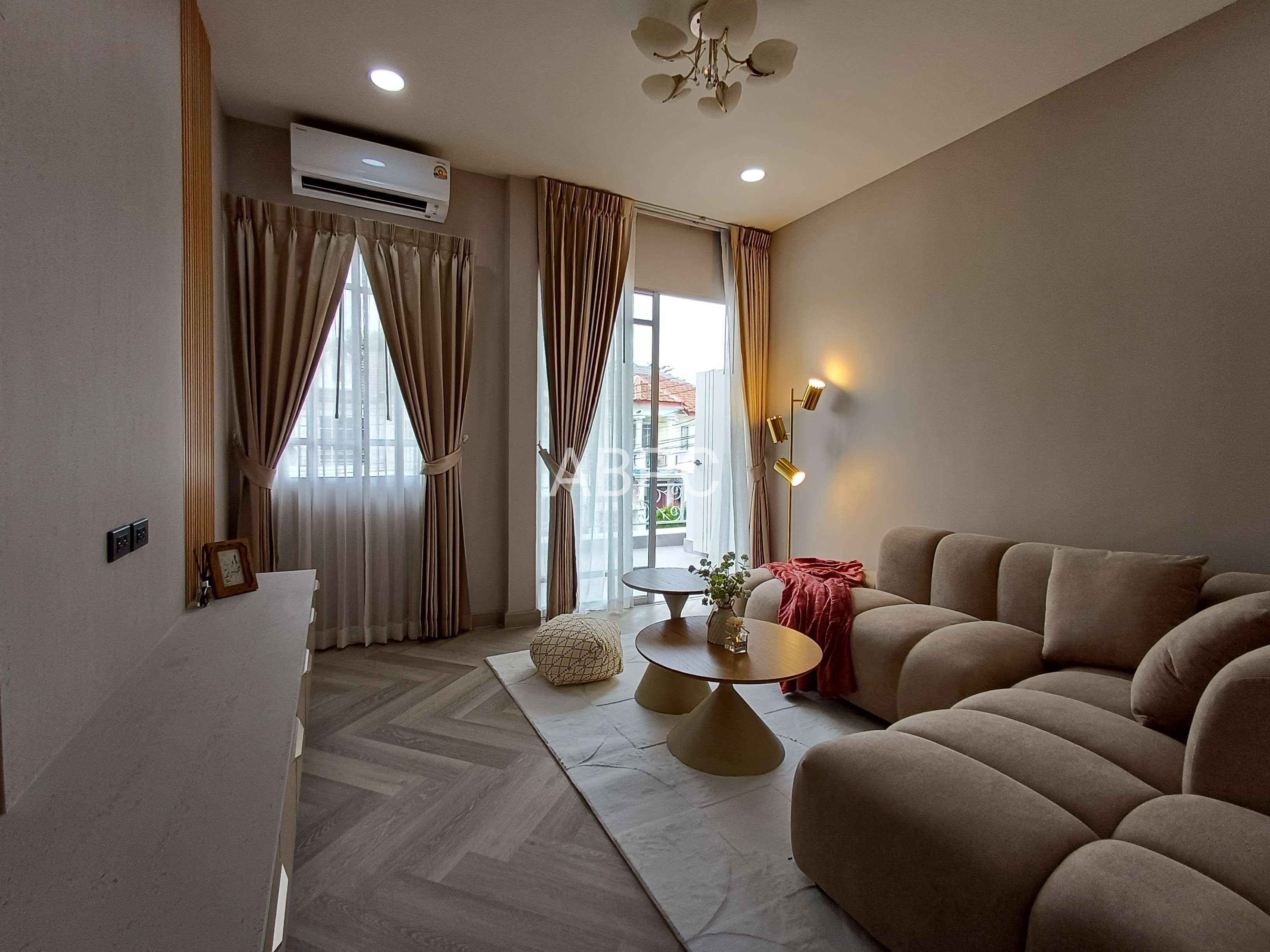 Newly Renovated 2-storey Pool Villa 4 bedroom 3 bathroom in Naklua for Sale photo 19