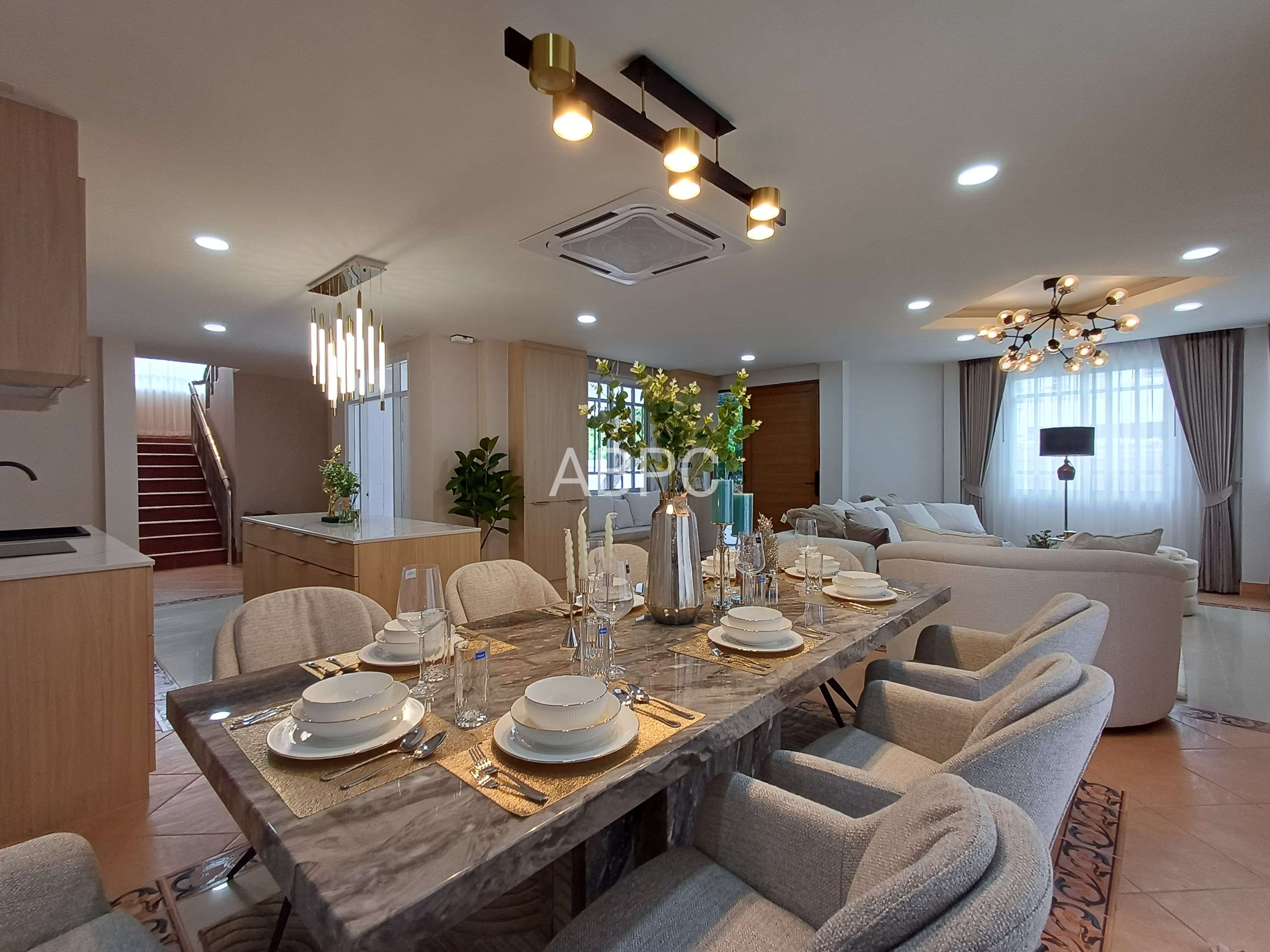Newly Renovated 2-storey Pool Villa 4 bedroom 3 bathroom in Naklua for Sale photo 11