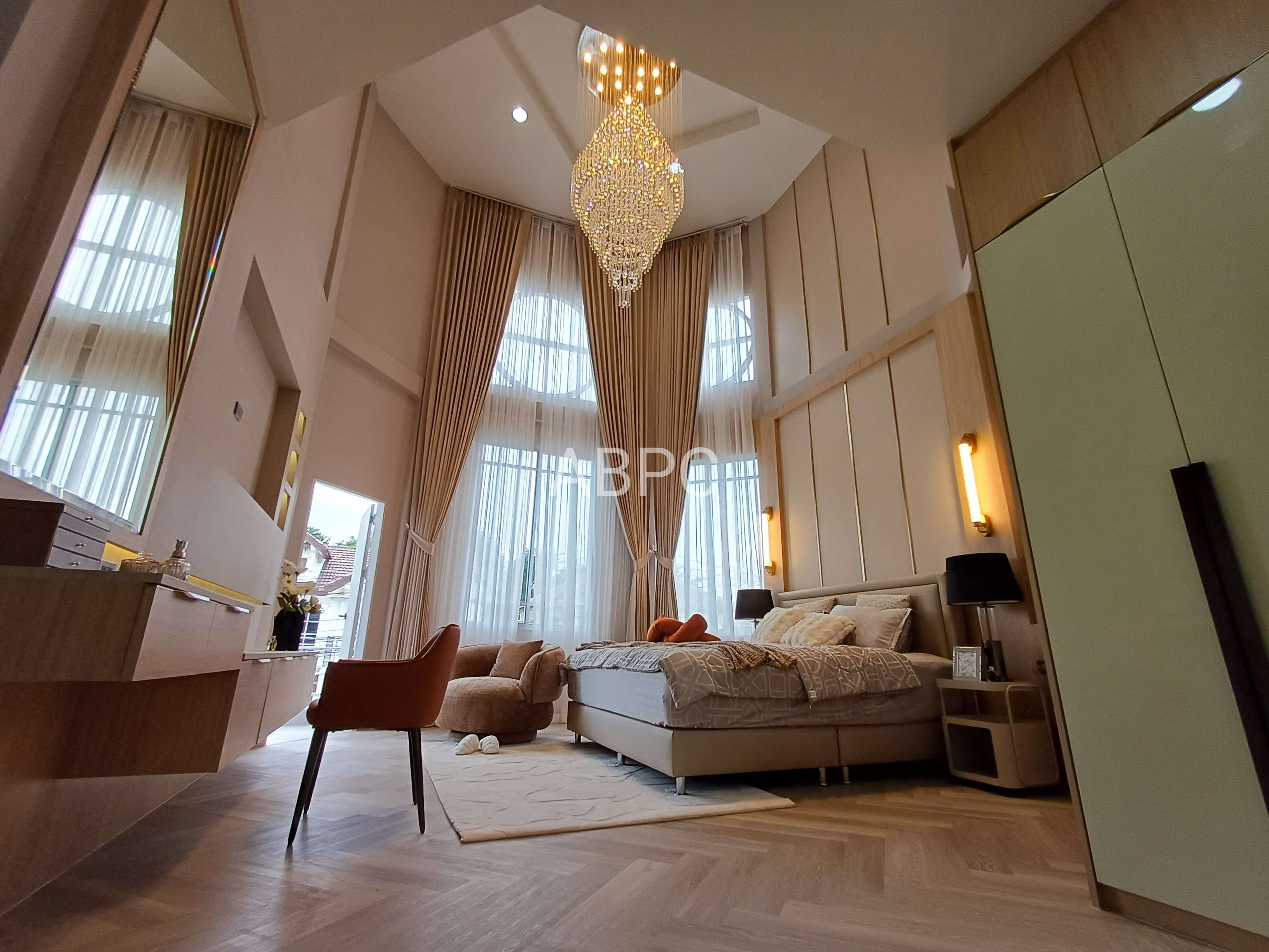 Newly Renovated 2-storey Pool Villa 4 bedroom 3 bathroom in Naklua for Sale photo 16