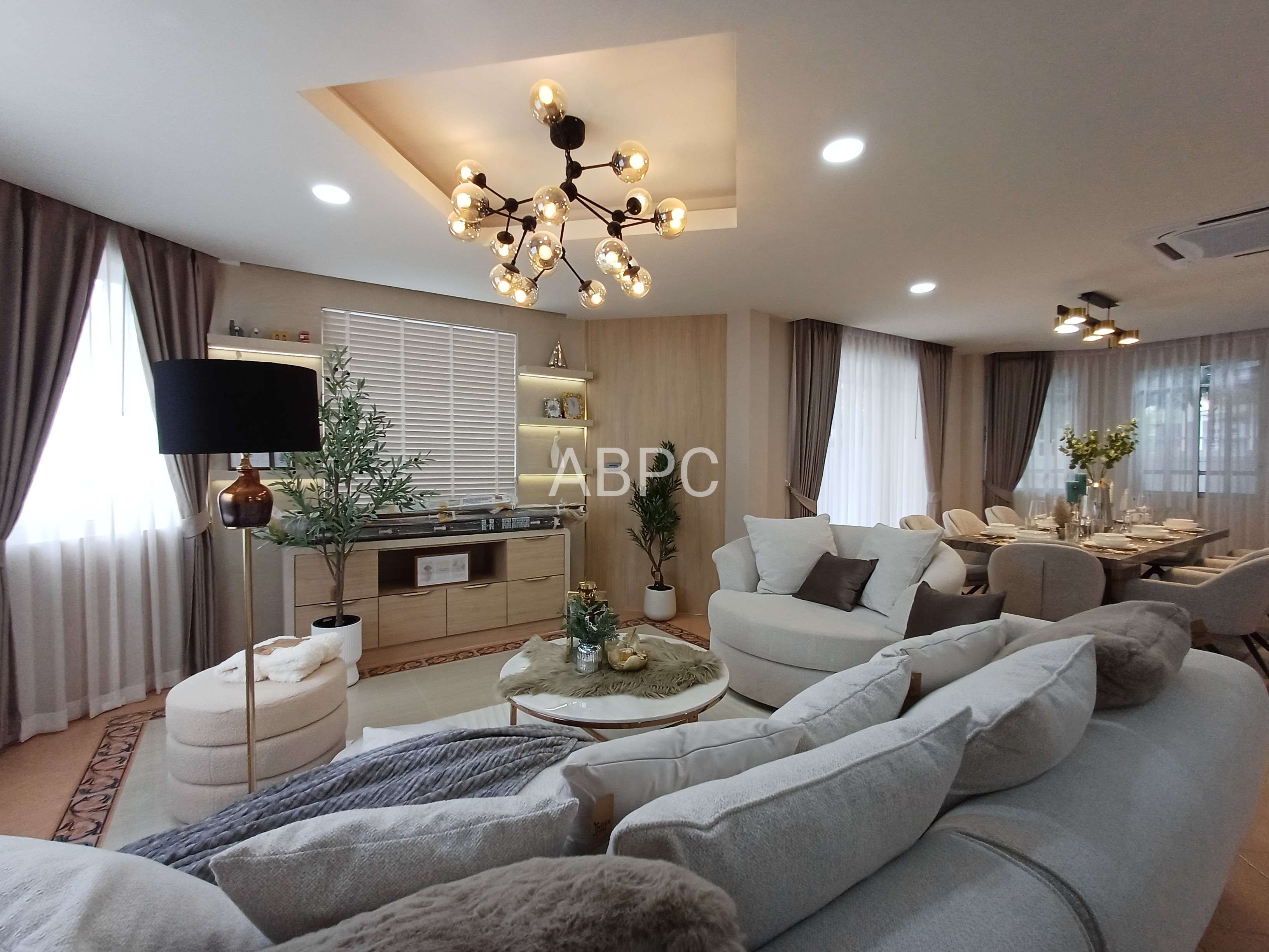 Newly Renovated 2-storey Pool Villa 4 bedroom 3 bathroom in Naklua for Sale photo 12