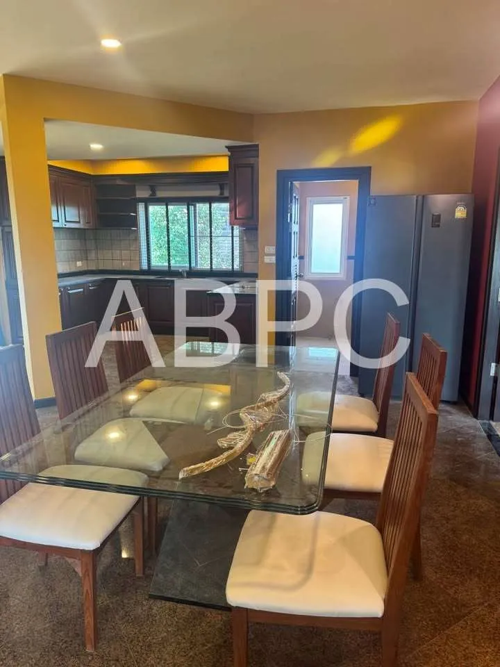 Beautiful 3-Bedroom Pool Villa with Lake View — Pet Friendly ! photo 4