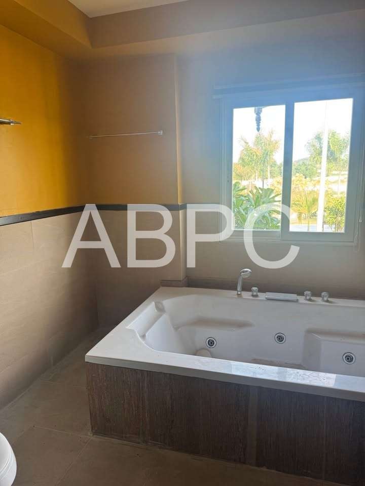 Beautiful 3-Bedroom Pool Villa with Lake View — Pet Friendly ! photo 3